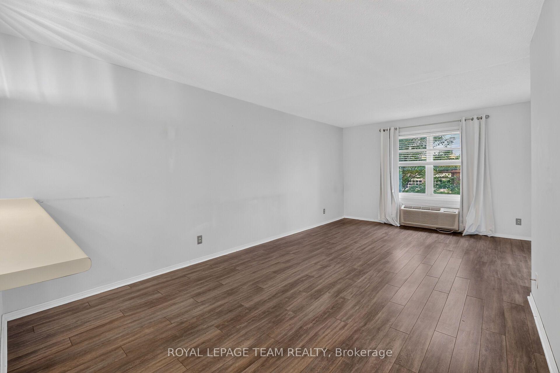 Photo 16 of Unit 214, 1099 Cadboro Road, Ottawa, Carson Grove — HOMEH