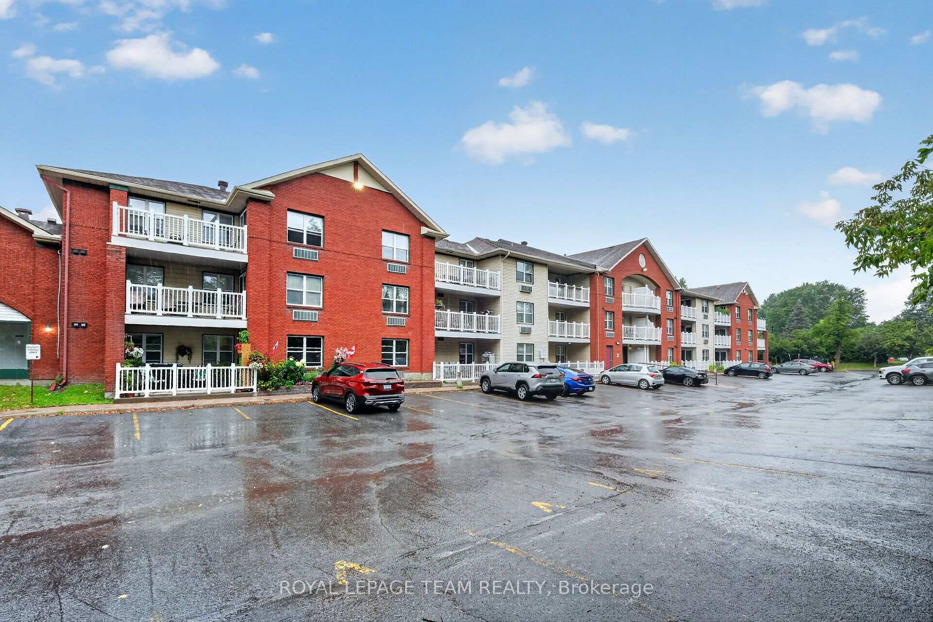 Photo 33 of Unit 214, 1099 Cadboro Road, Ottawa, Carson Grove — HOMEH