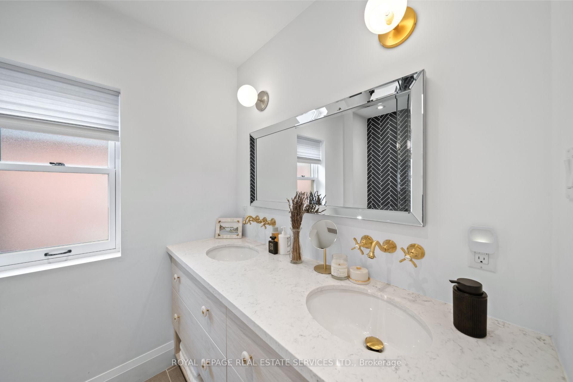 Photo 18 of 114 Humbervale Boulevard, Etobicoke, Stonegate-Queensway — HOMEH
