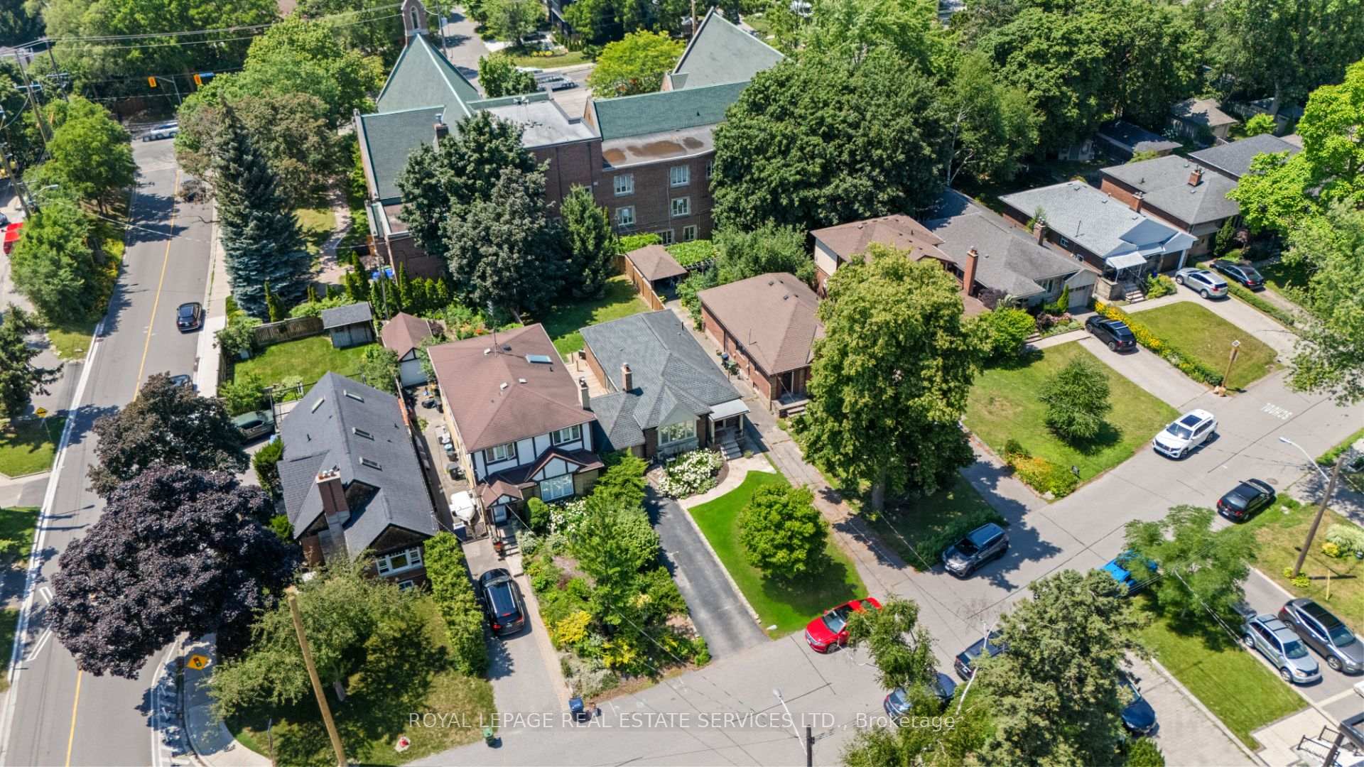 Photo 36 of 114 Humbervale Boulevard, Etobicoke, Stonegate-Queensway — HOMEH