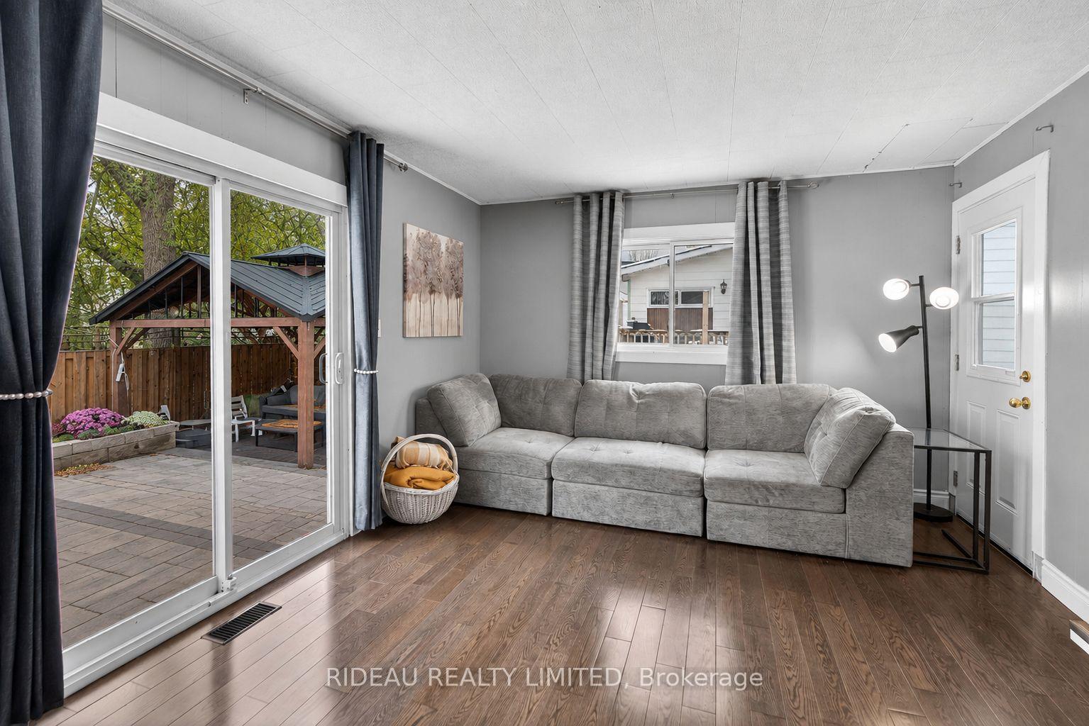 Photo 15 of 110 Main Street E, Smiths Falls, Smiths Falls — HOMEH