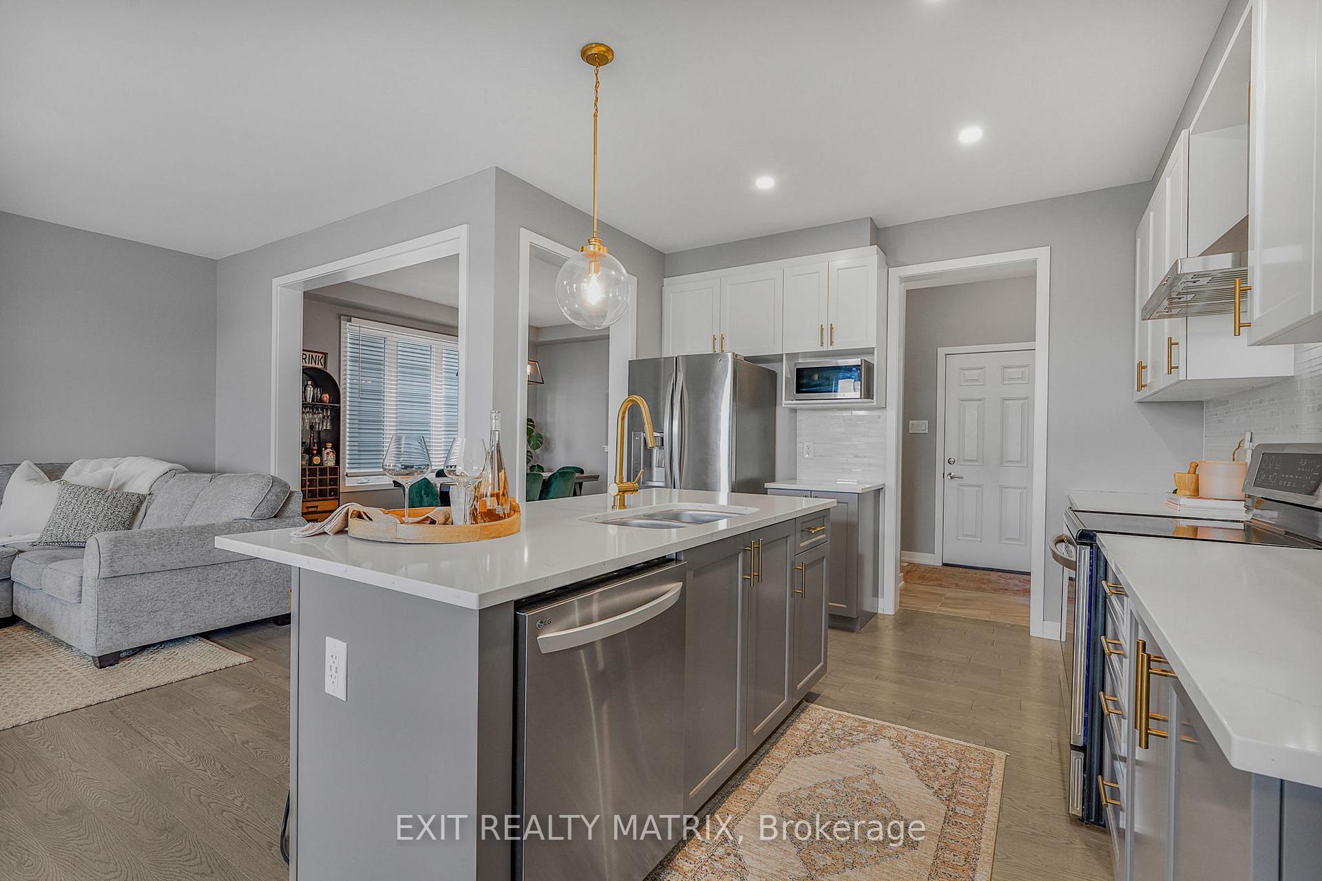 Photo 14 of 319 Sweetclover Way, Ottawa, Avalon West — HOMEH