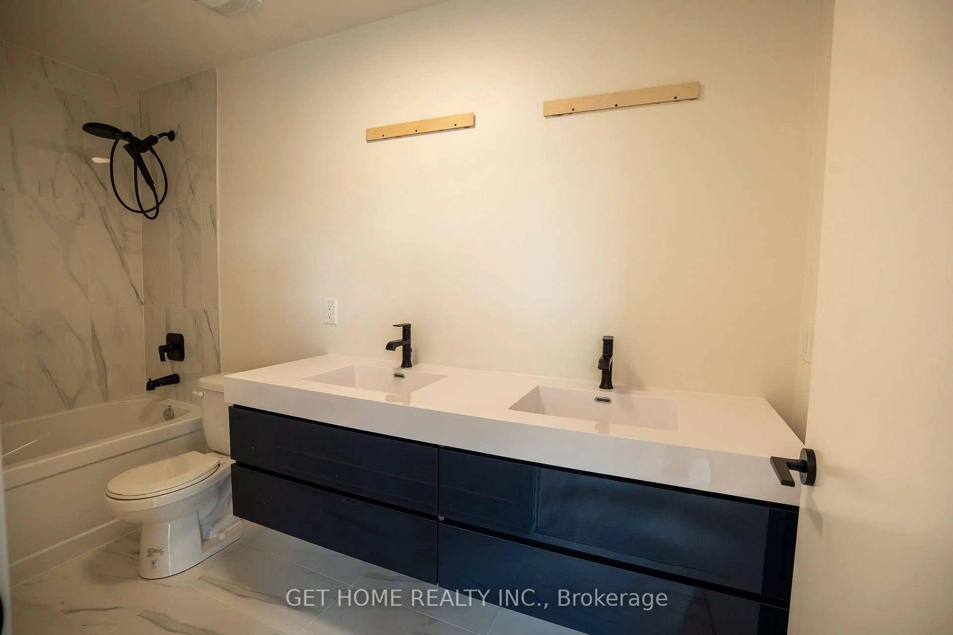 Photo 21 of 117 Everett Common, St. Catharines, Oakdale — HOMEH