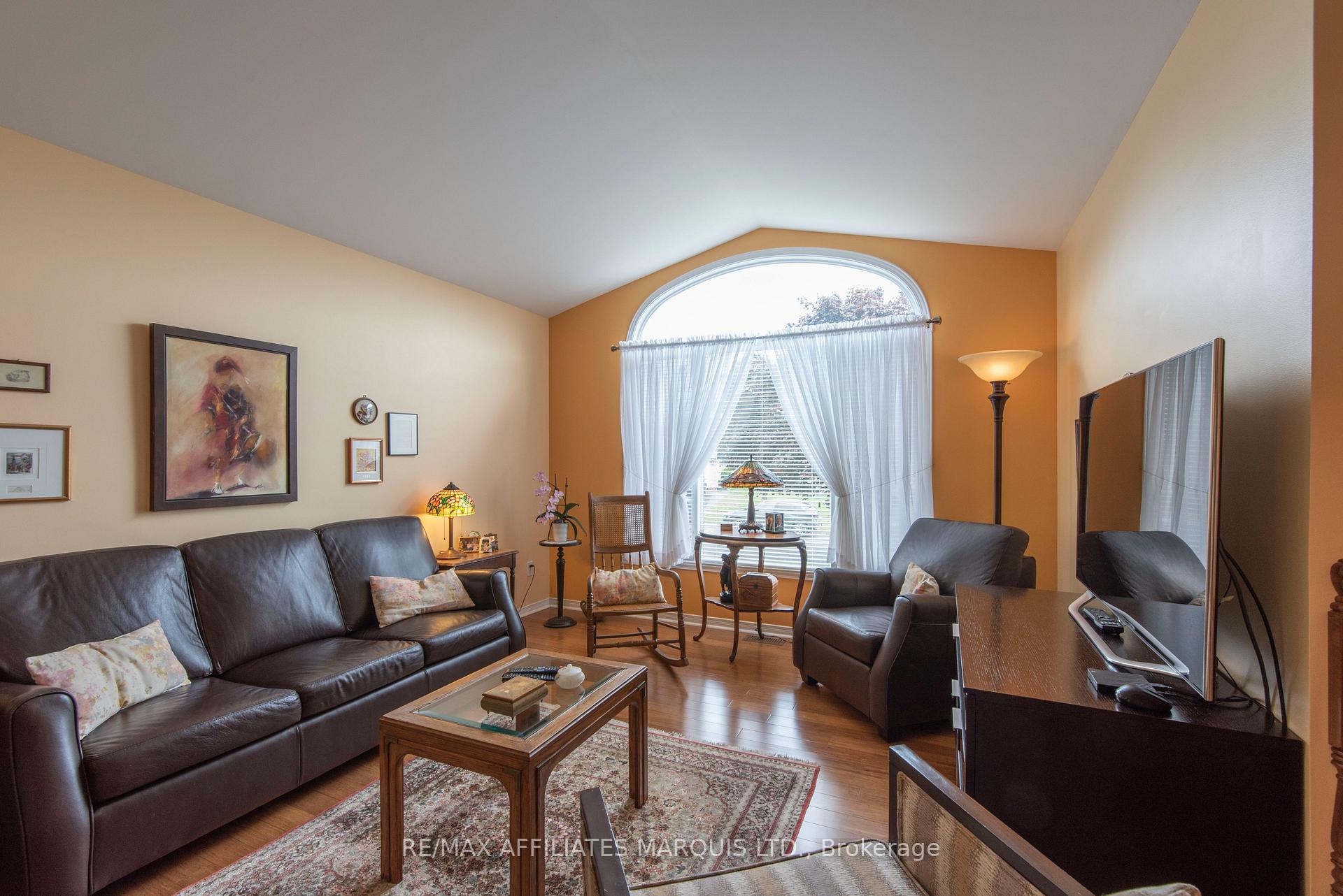 Photo 5 of 248 Northwoods Crescent, Cornwall, Cornwall — HOMEH