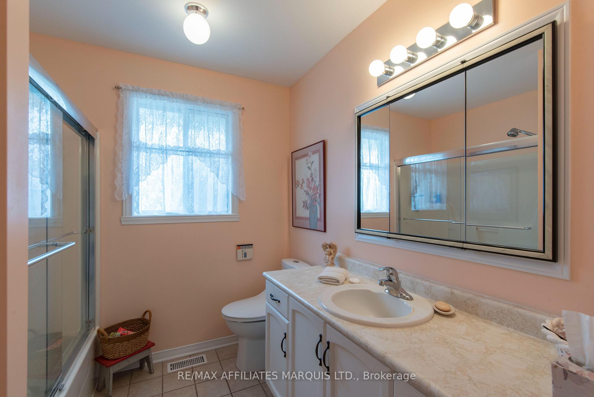 Photo 12 of 248 Northwoods Crescent, Cornwall, Cornwall — HOMEH