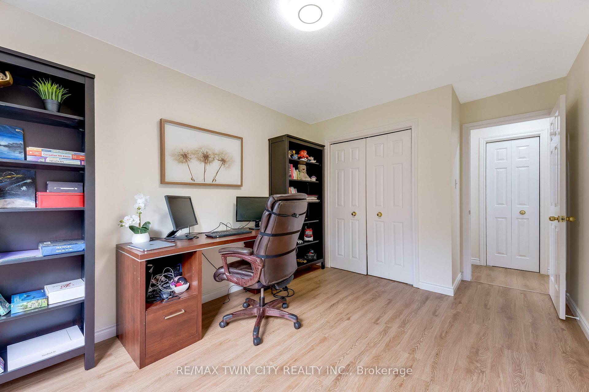 Photo 17 of 519 Yorkshire Drive, Waterloo, Upper Beechwood — HOMEH