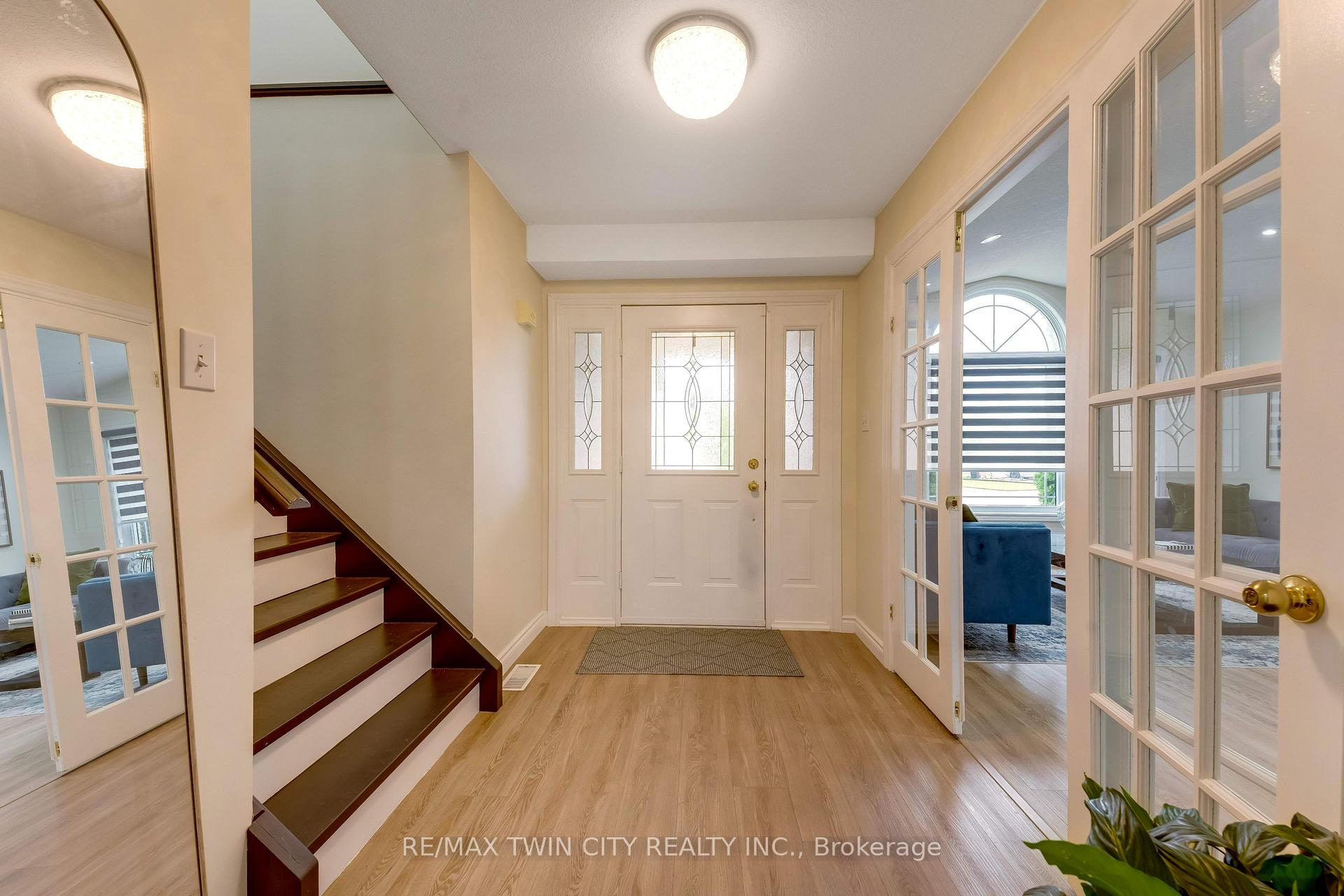 Photo 19 of 519 Yorkshire Drive, Waterloo, Upper Beechwood — HOMEH