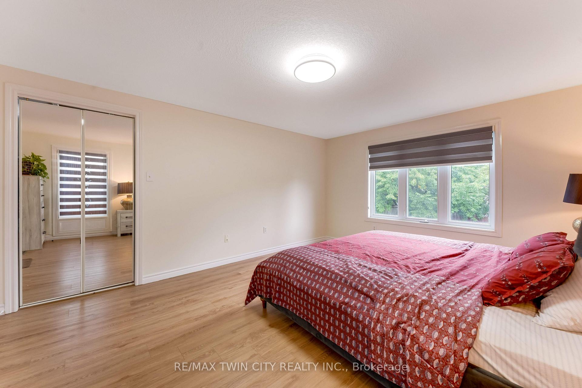 Photo 21 of 519 Yorkshire Drive, Waterloo, Upper Beechwood — HOMEH