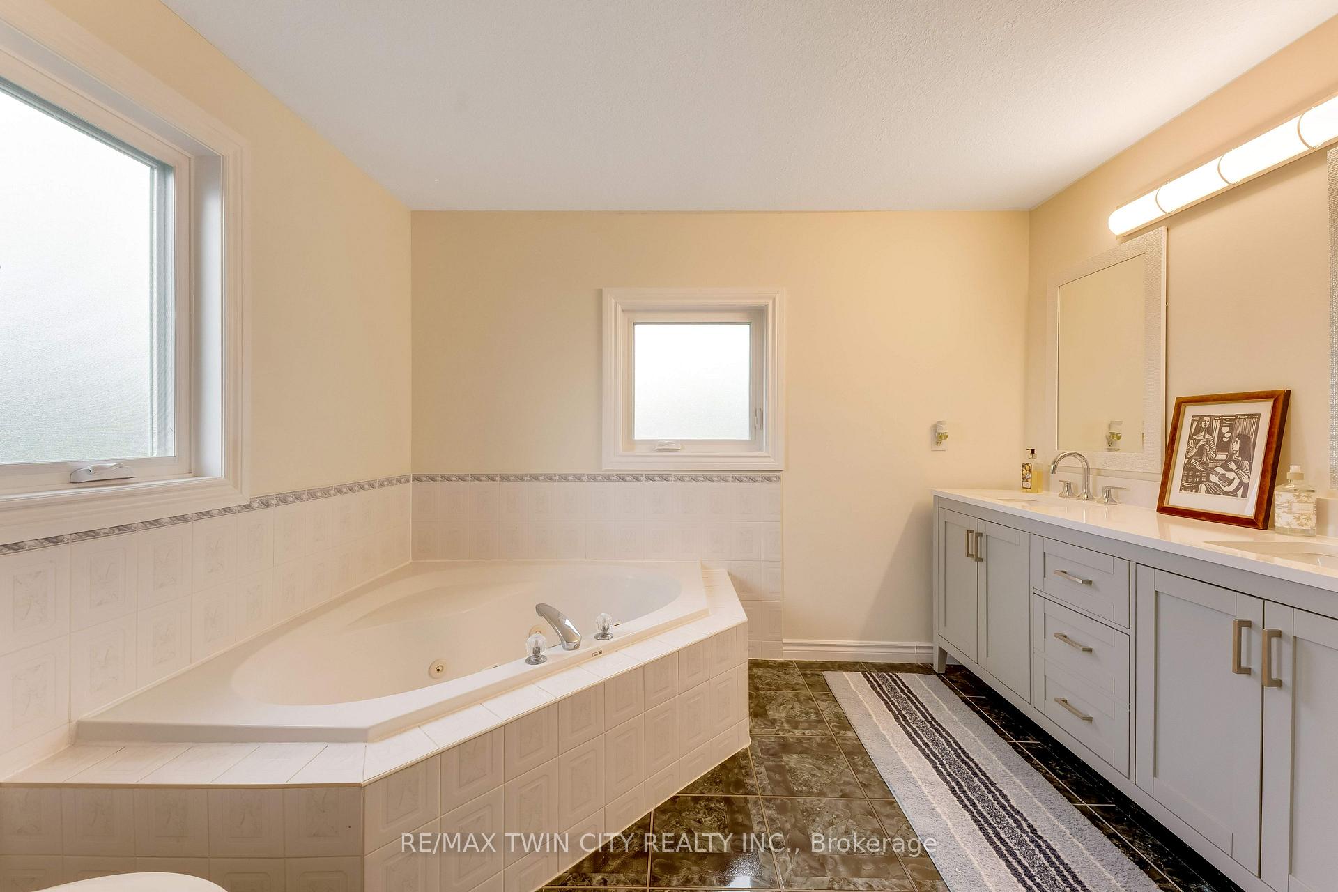 Photo 22 of 519 Yorkshire Drive, Waterloo, Upper Beechwood — HOMEH