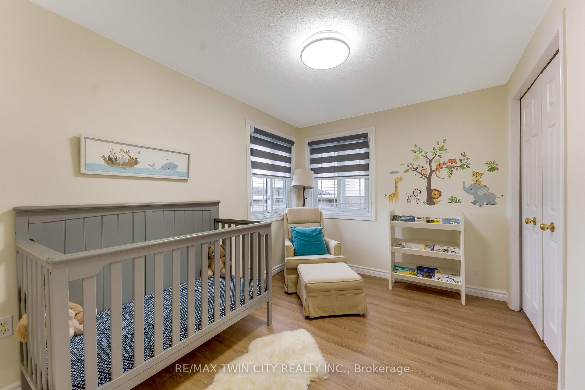 Photo 24 of 519 Yorkshire Drive, Waterloo, Upper Beechwood — HOMEH