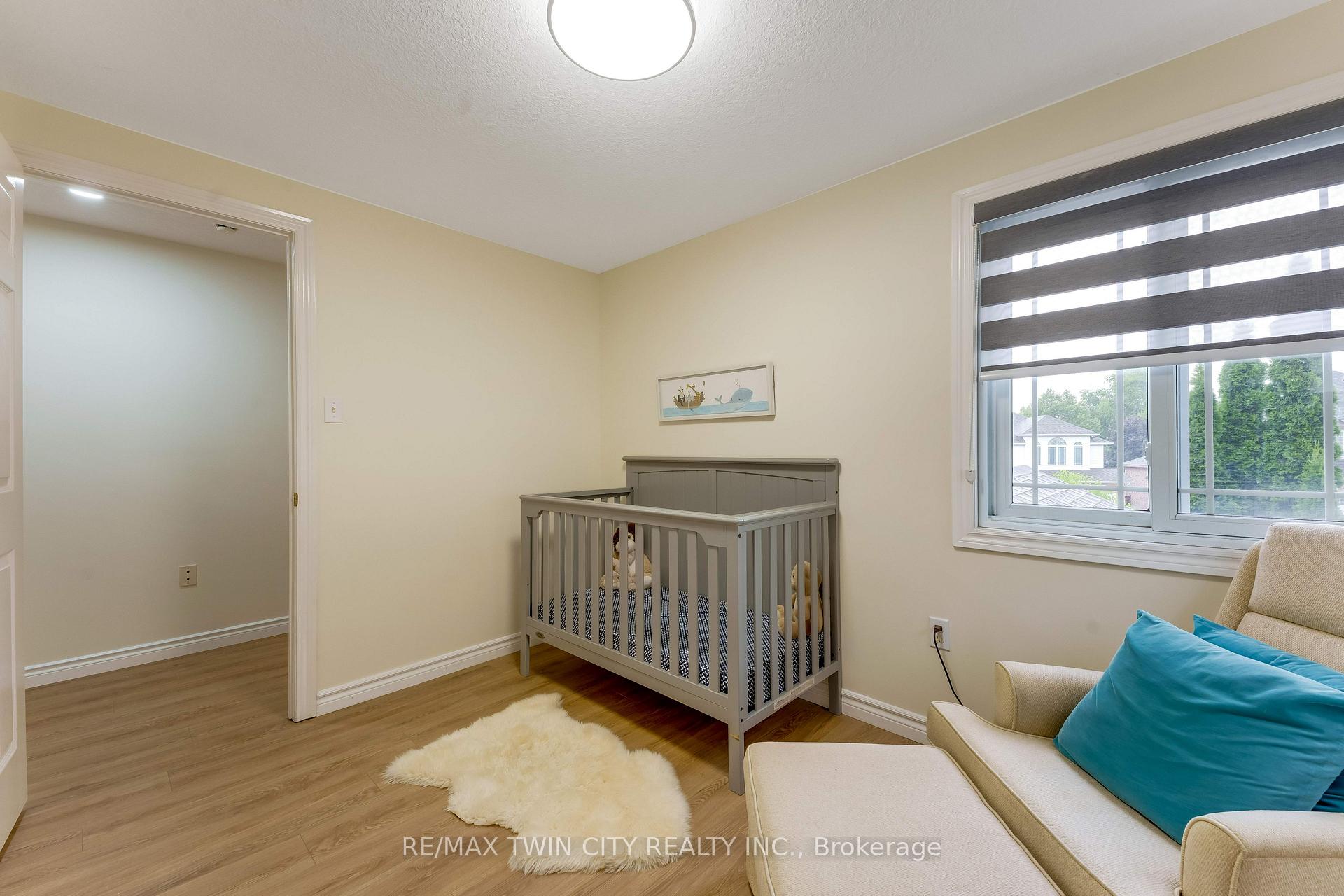 Photo 25 of 519 Yorkshire Drive, Waterloo, Upper Beechwood — HOMEH