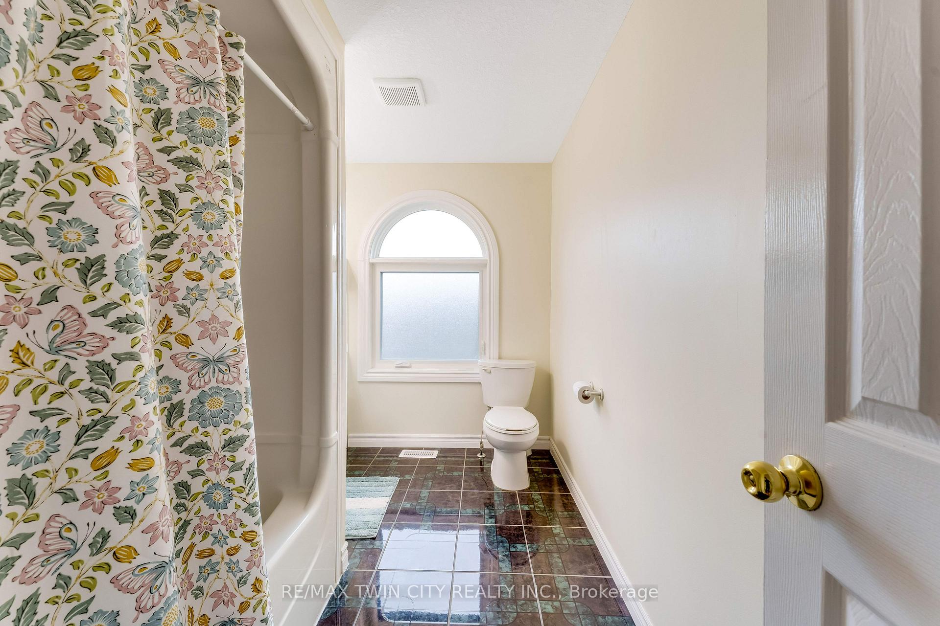 Photo 28 of 519 Yorkshire Drive, Waterloo, Upper Beechwood — HOMEH