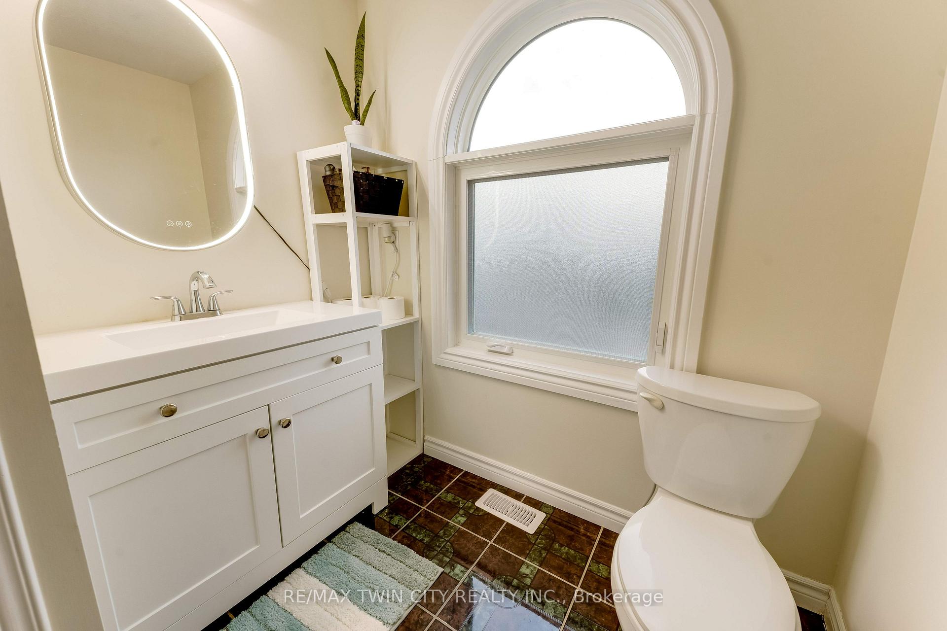 Photo 29 of 519 Yorkshire Drive, Waterloo, Upper Beechwood — HOMEH