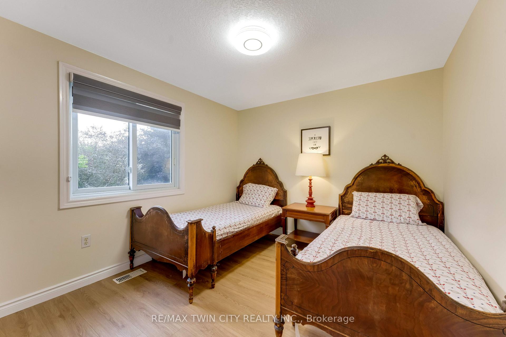 Photo 30 of 519 Yorkshire Drive, Waterloo, Upper Beechwood — HOMEH