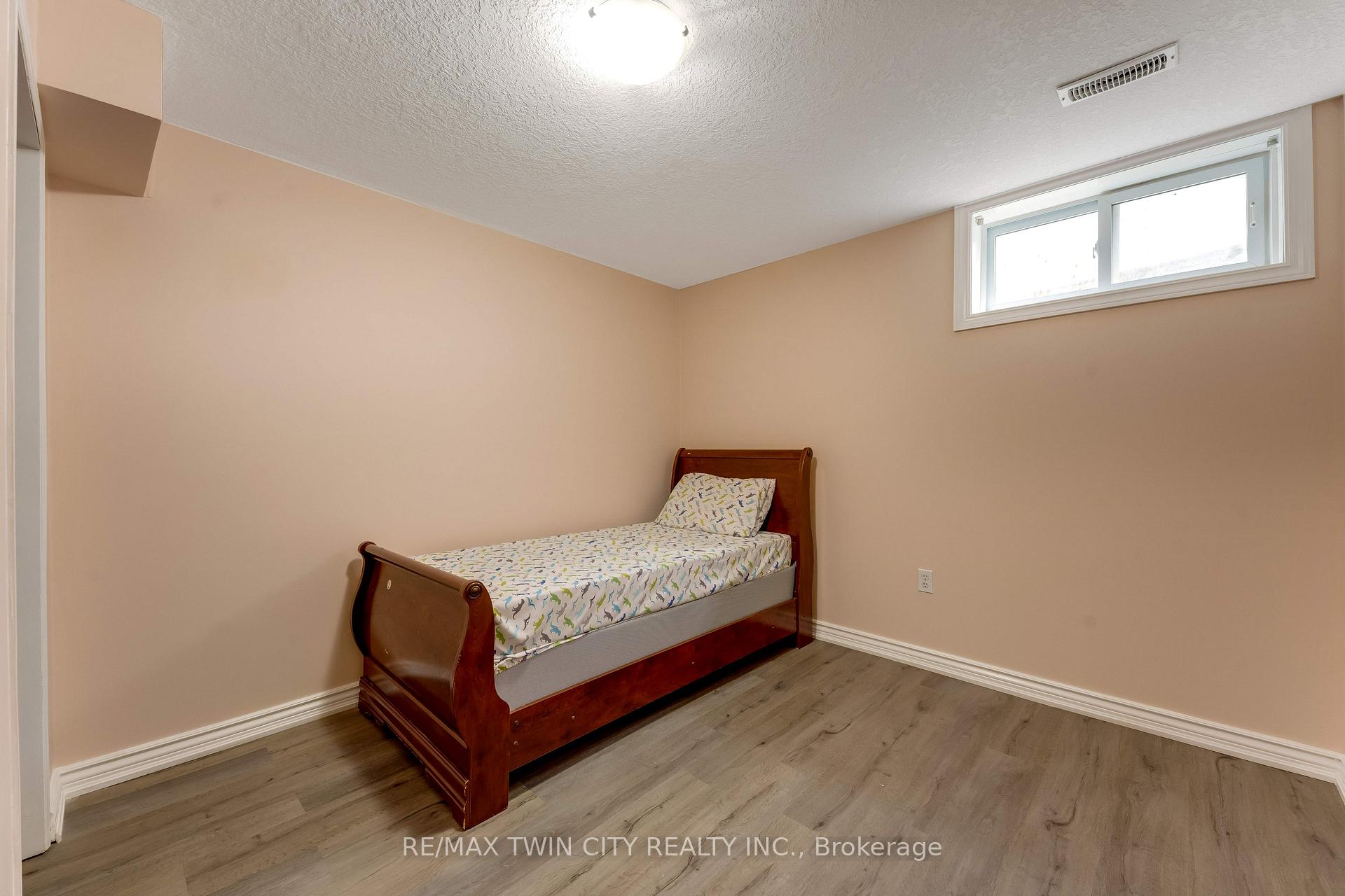 Photo 38 of 519 Yorkshire Drive, Waterloo, Upper Beechwood — HOMEH