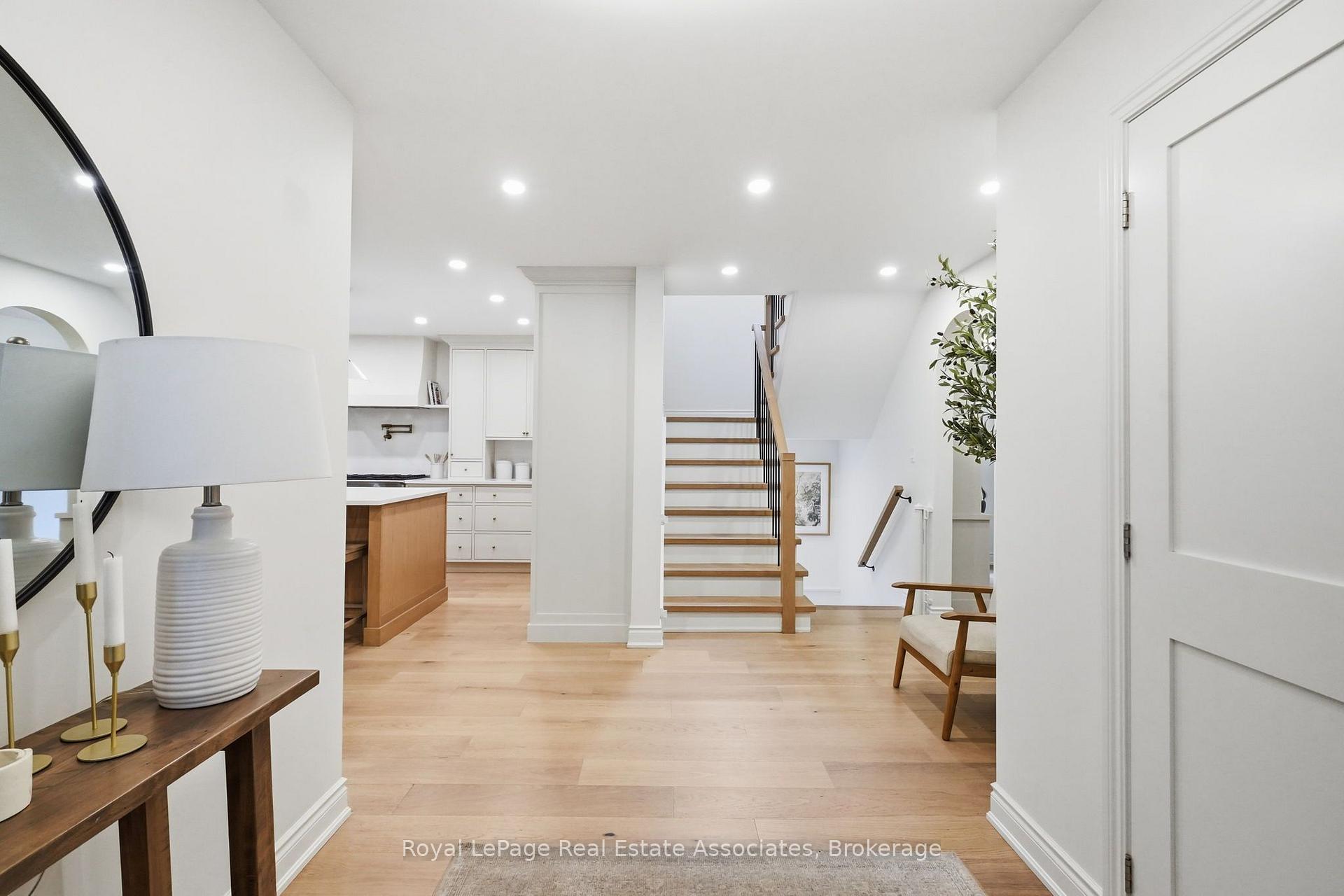 Photo 3 of 648 Cherrywood Drive, Burlington, LaSalle — HOMEH