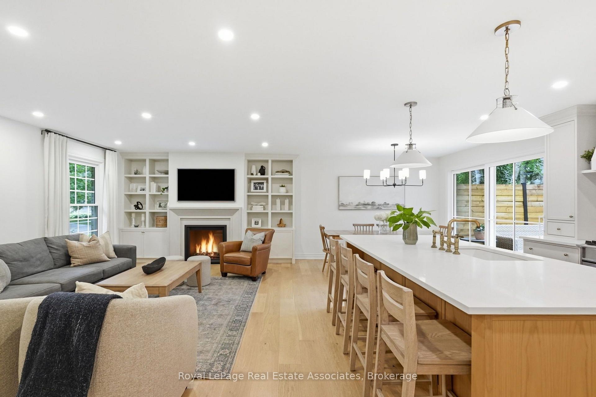 Photo 5 of 648 Cherrywood Drive, Burlington, LaSalle — HOMEH