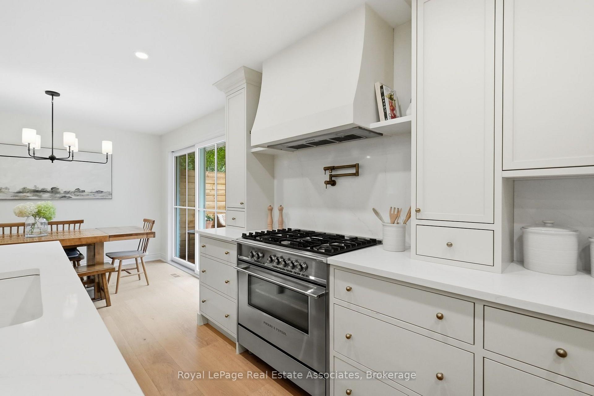 Photo 13 of 648 Cherrywood Drive, Burlington, LaSalle — HOMEH
