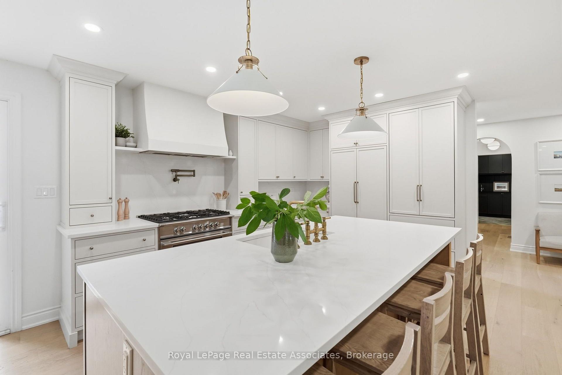 Photo 14 of 648 Cherrywood Drive, Burlington, LaSalle — HOMEH