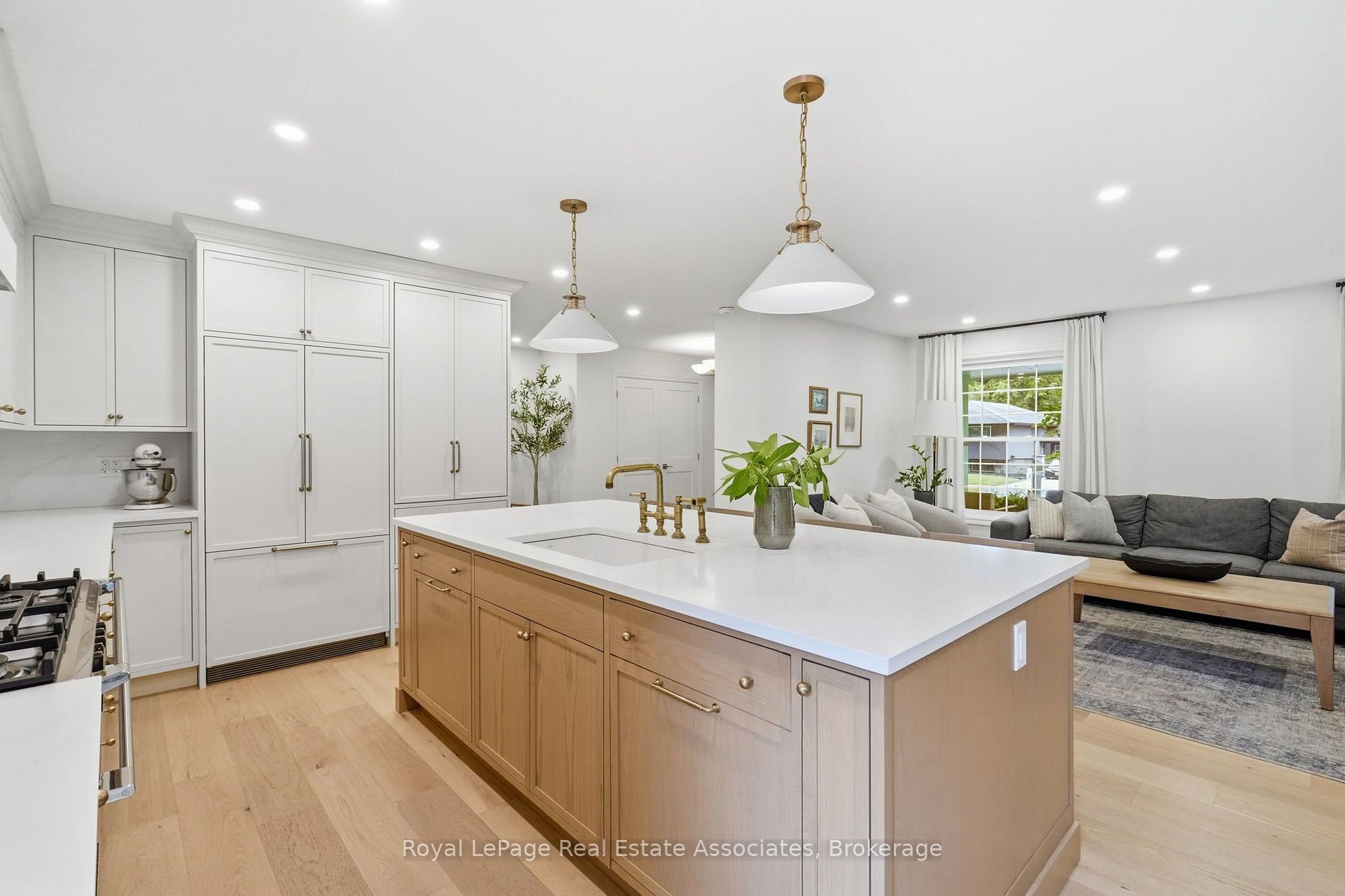Photo 15 of 648 Cherrywood Drive, Burlington, LaSalle — HOMEH