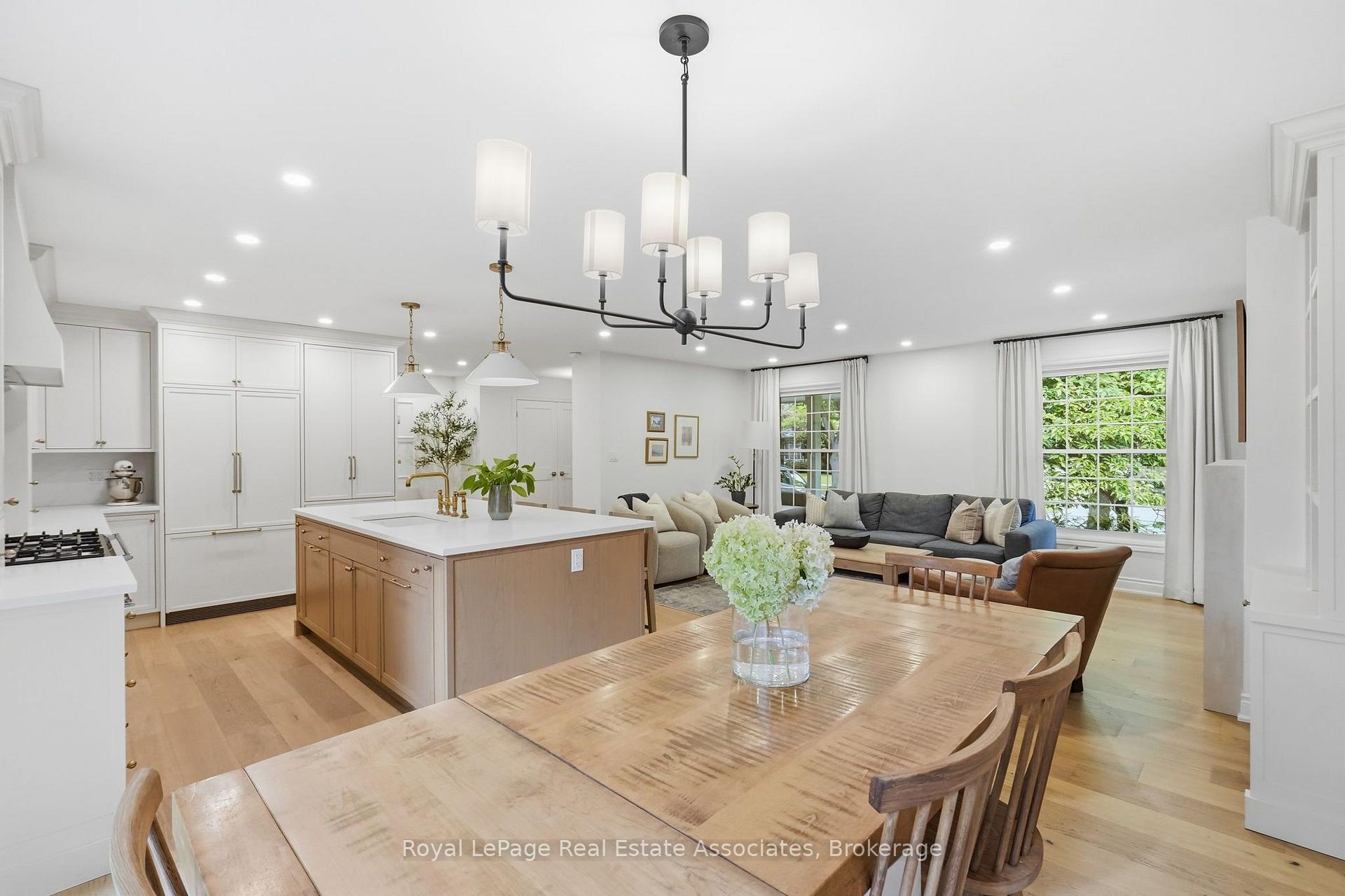 Photo 18 of 648 Cherrywood Drive, Burlington, LaSalle — HOMEH