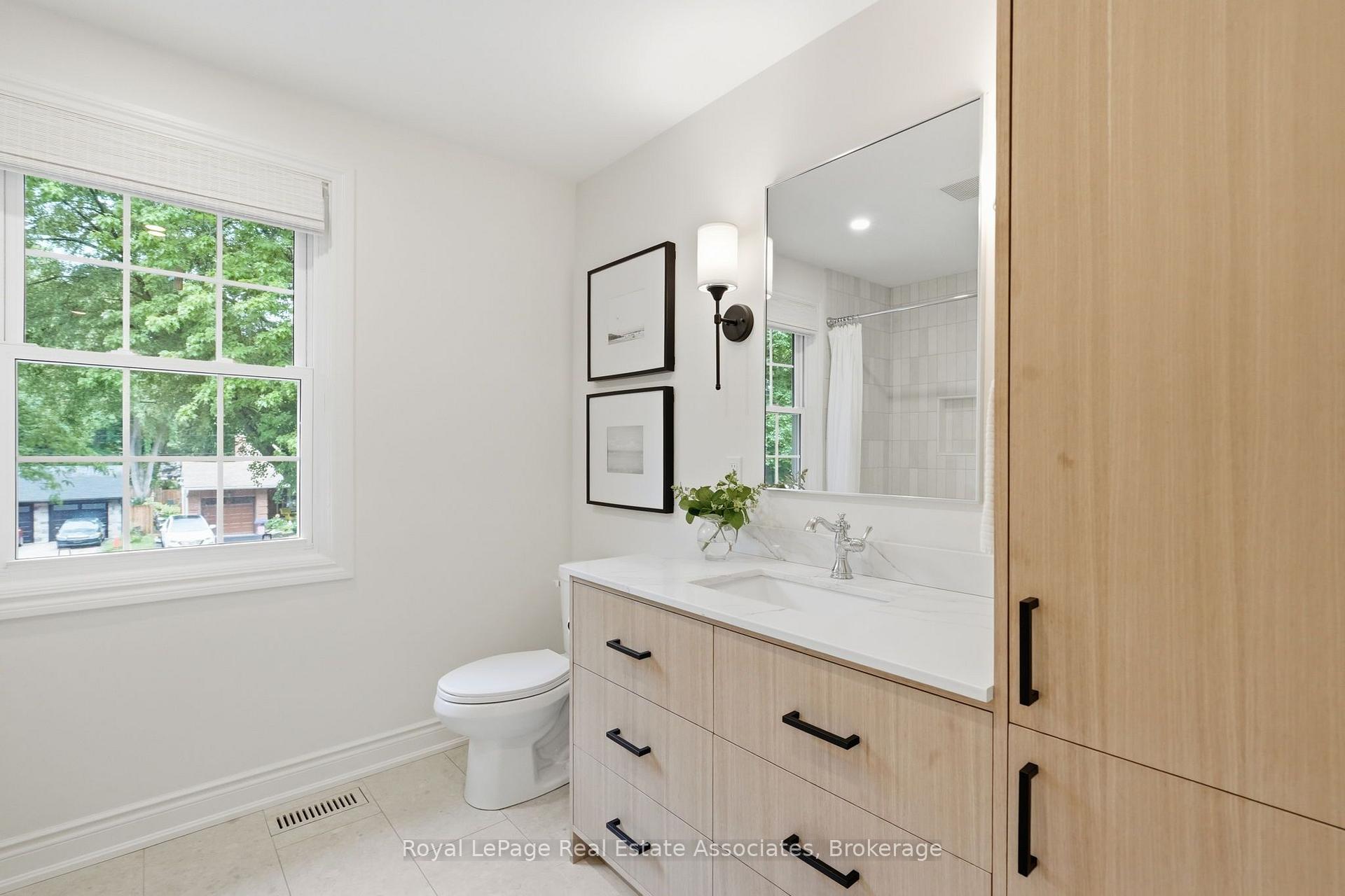 Photo 33 of 648 Cherrywood Drive, Burlington, LaSalle — HOMEH
