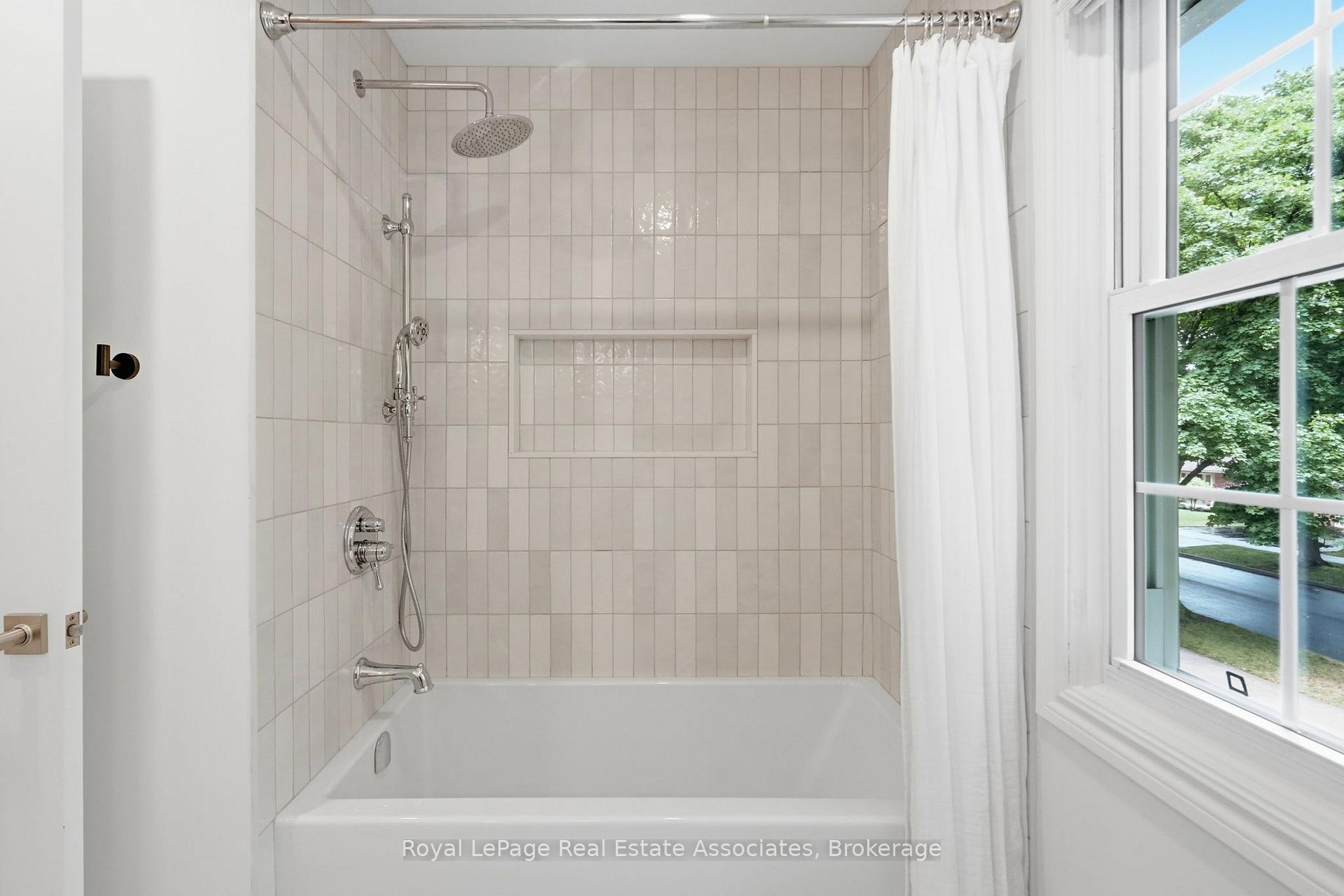 Photo 34 of 648 Cherrywood Drive, Burlington, LaSalle — HOMEH
