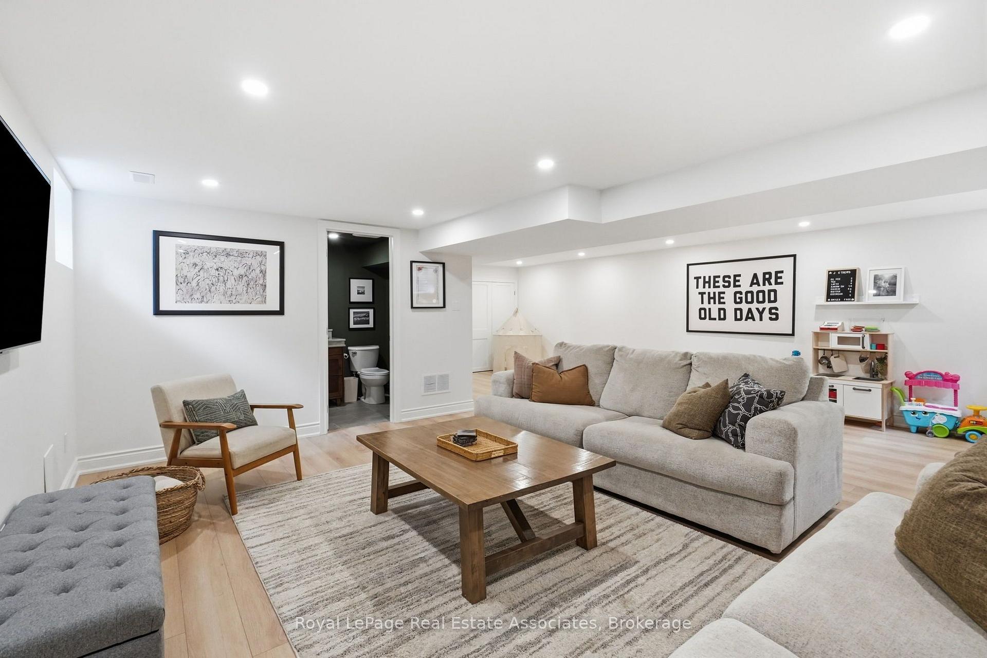 Photo 39 of 648 Cherrywood Drive, Burlington, LaSalle — HOMEH