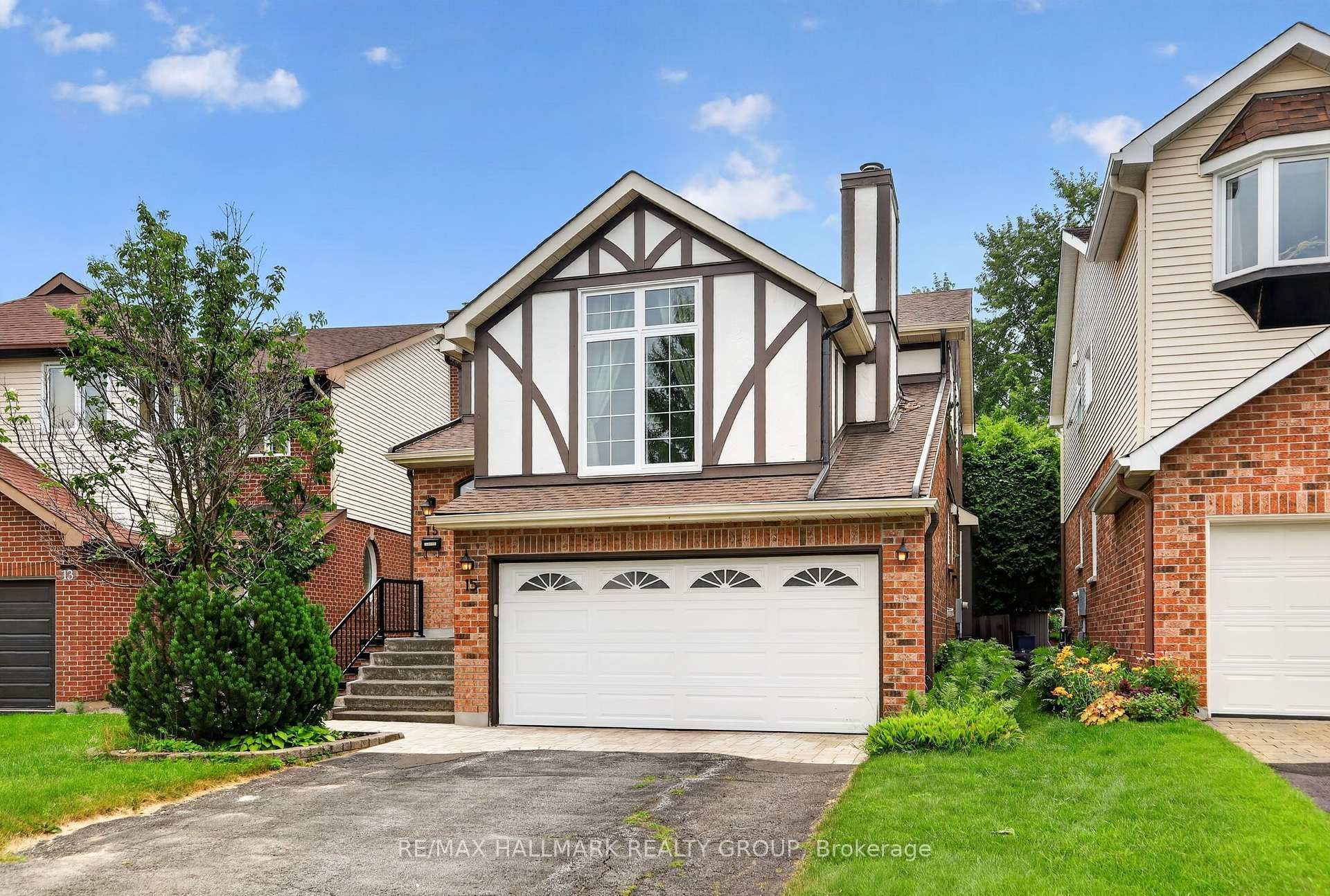 Photo 2 of 15 Pemberton Crescent, Ottawa, Manordale — HOMEH