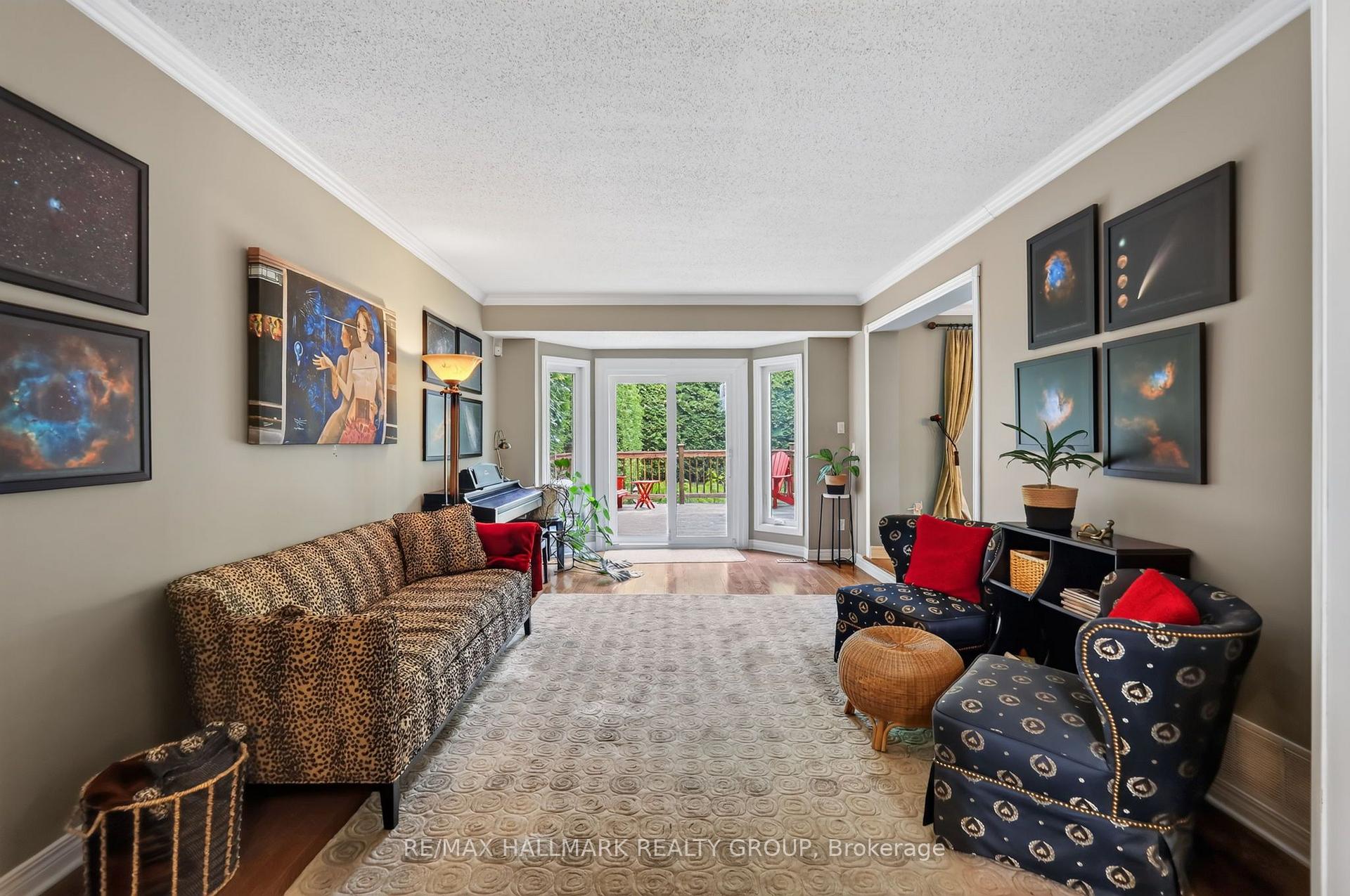 Photo 3 of 15 Pemberton Crescent, Ottawa, Manordale — HOMEH