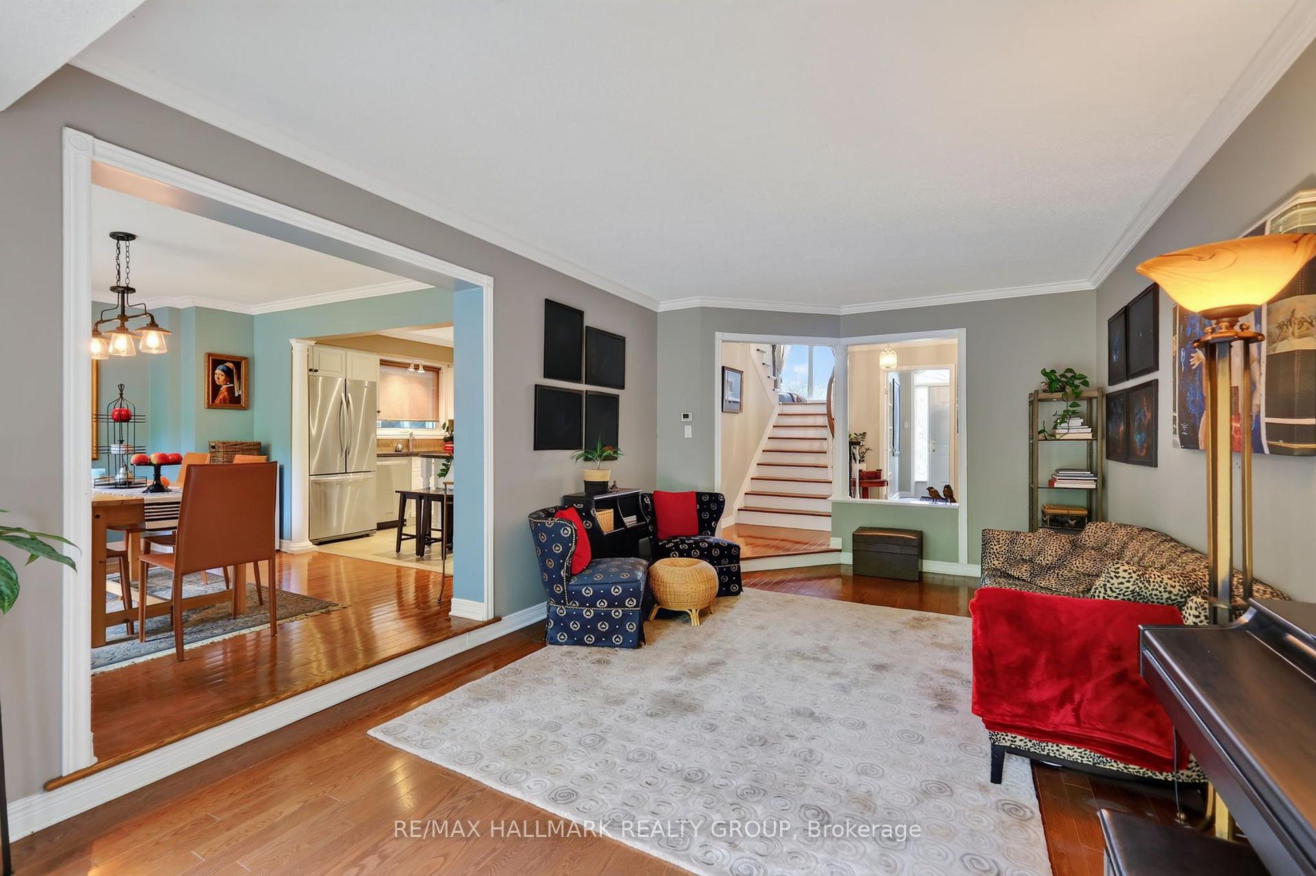 Photo 6 of 15 Pemberton Crescent, Ottawa, Manordale — HOMEH