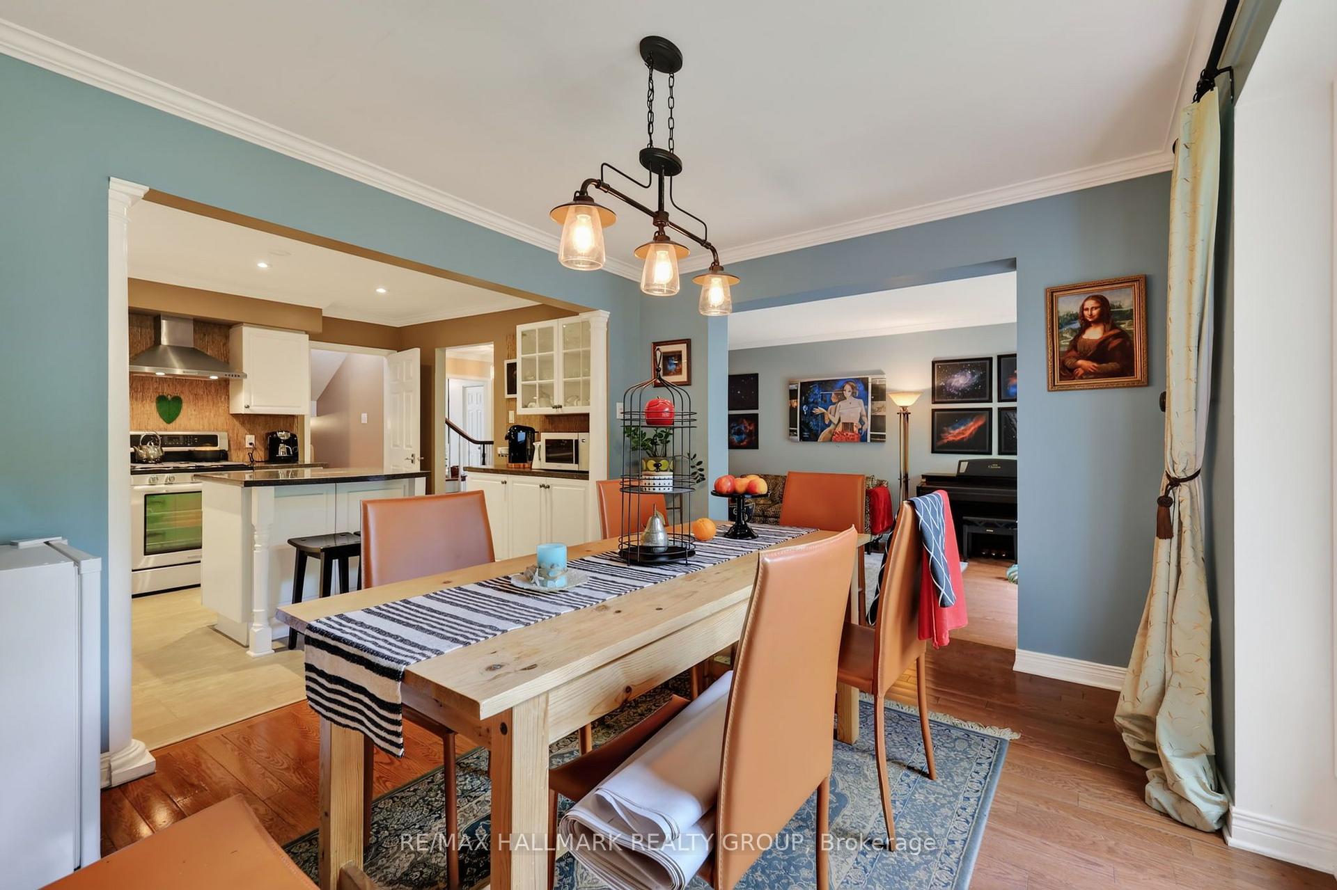 Photo 9 of 15 Pemberton Crescent, Ottawa, Manordale — HOMEH