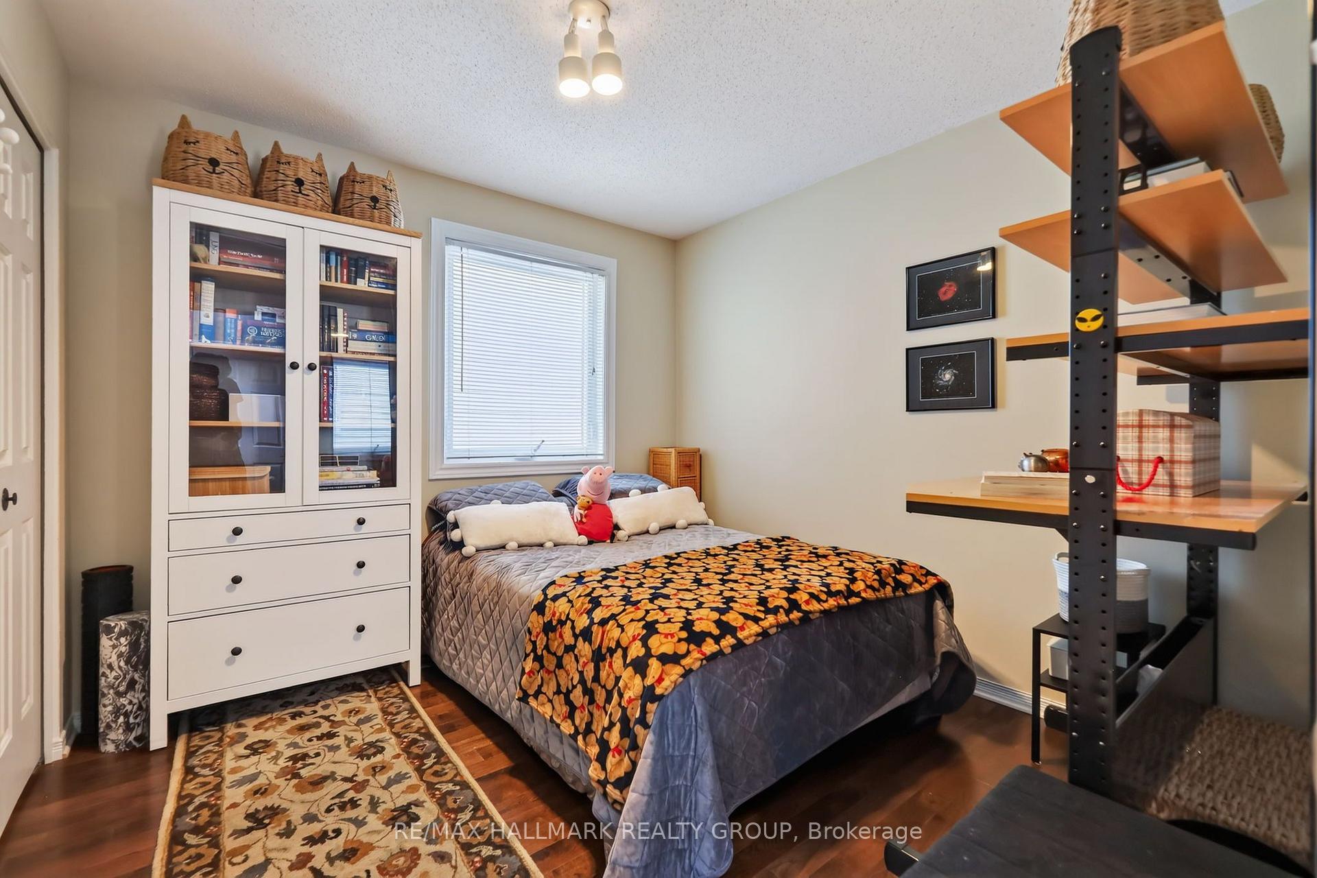 Photo 25 of 15 Pemberton Crescent, Ottawa, Manordale — HOMEH