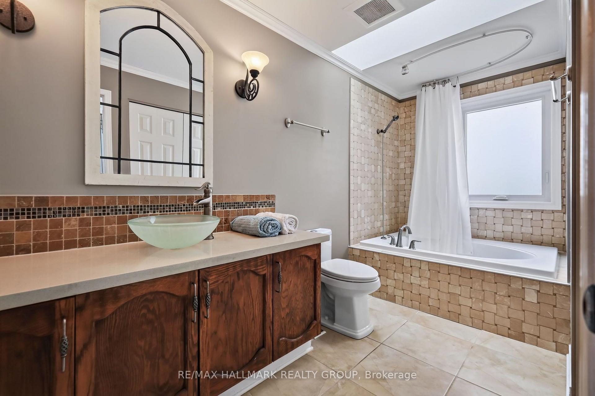 Photo 27 of 15 Pemberton Crescent, Ottawa, Manordale — HOMEH