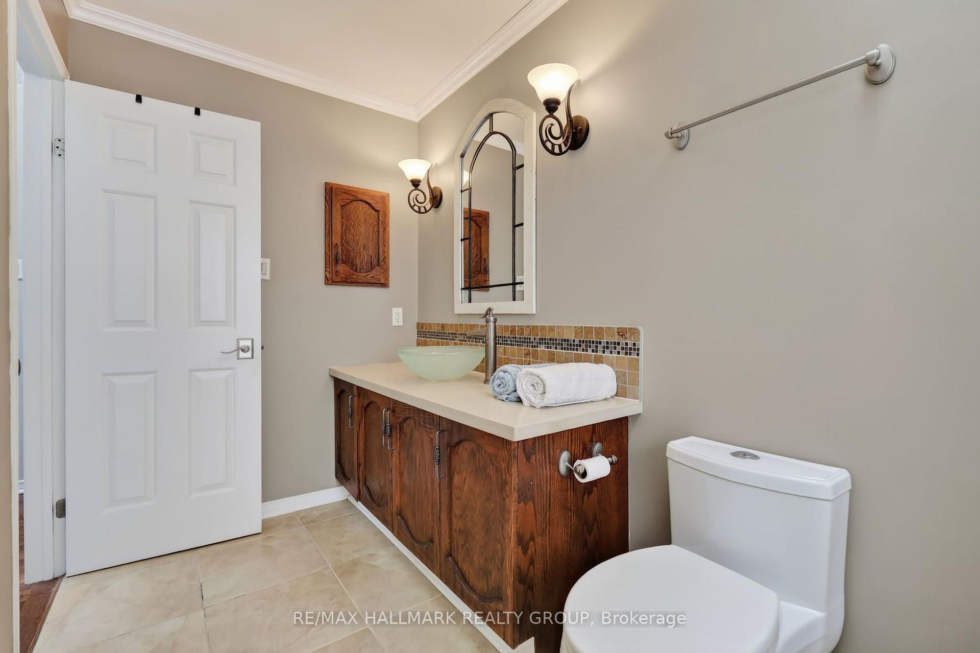 Photo 29 of 15 Pemberton Crescent, Ottawa, Manordale — HOMEH