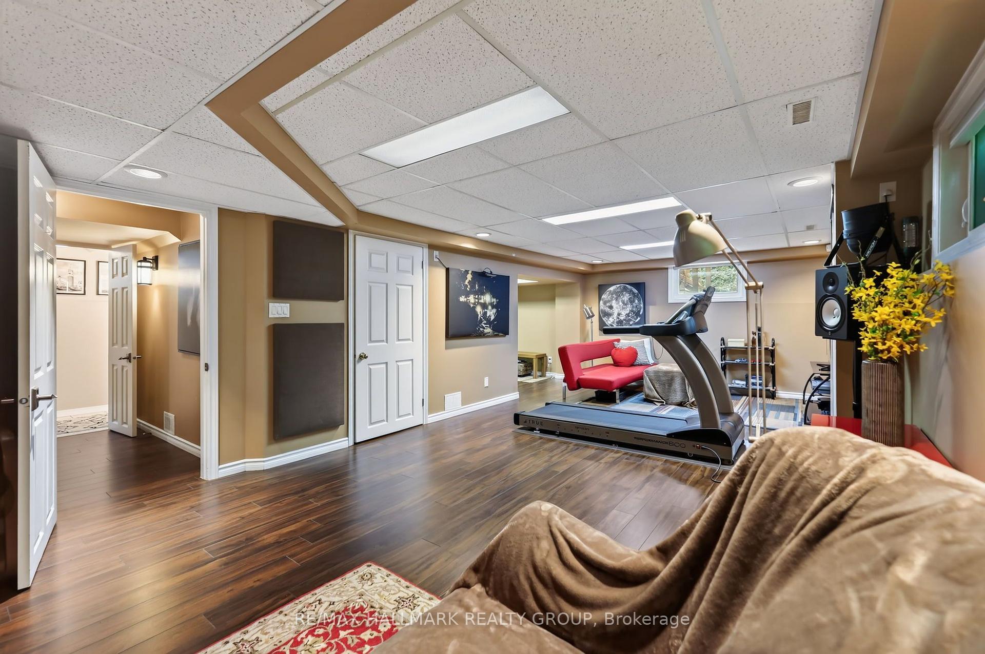 Photo 31 of 15 Pemberton Crescent, Ottawa, Manordale — HOMEH