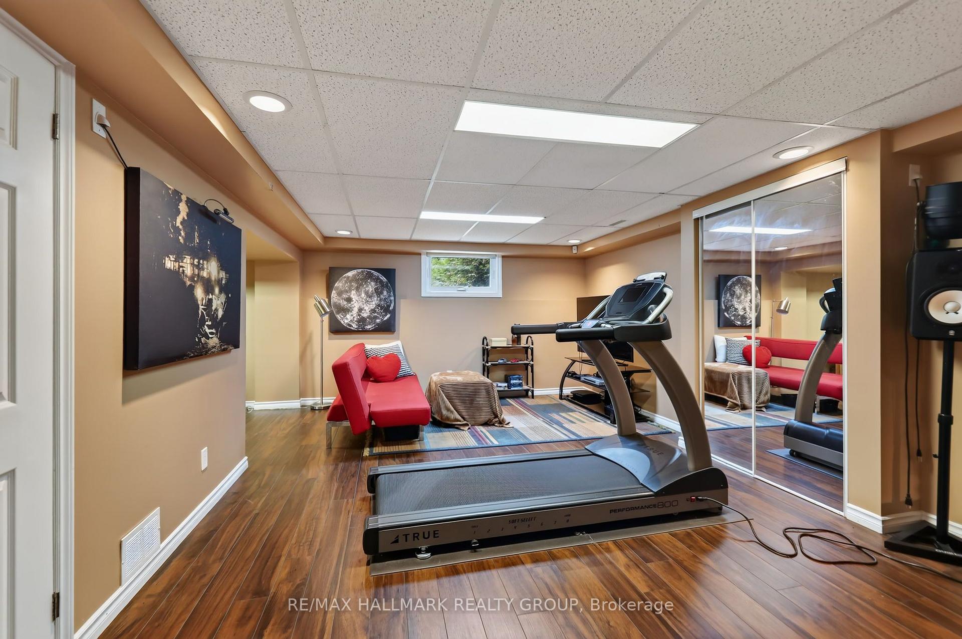 Photo 32 of 15 Pemberton Crescent, Ottawa, Manordale — HOMEH