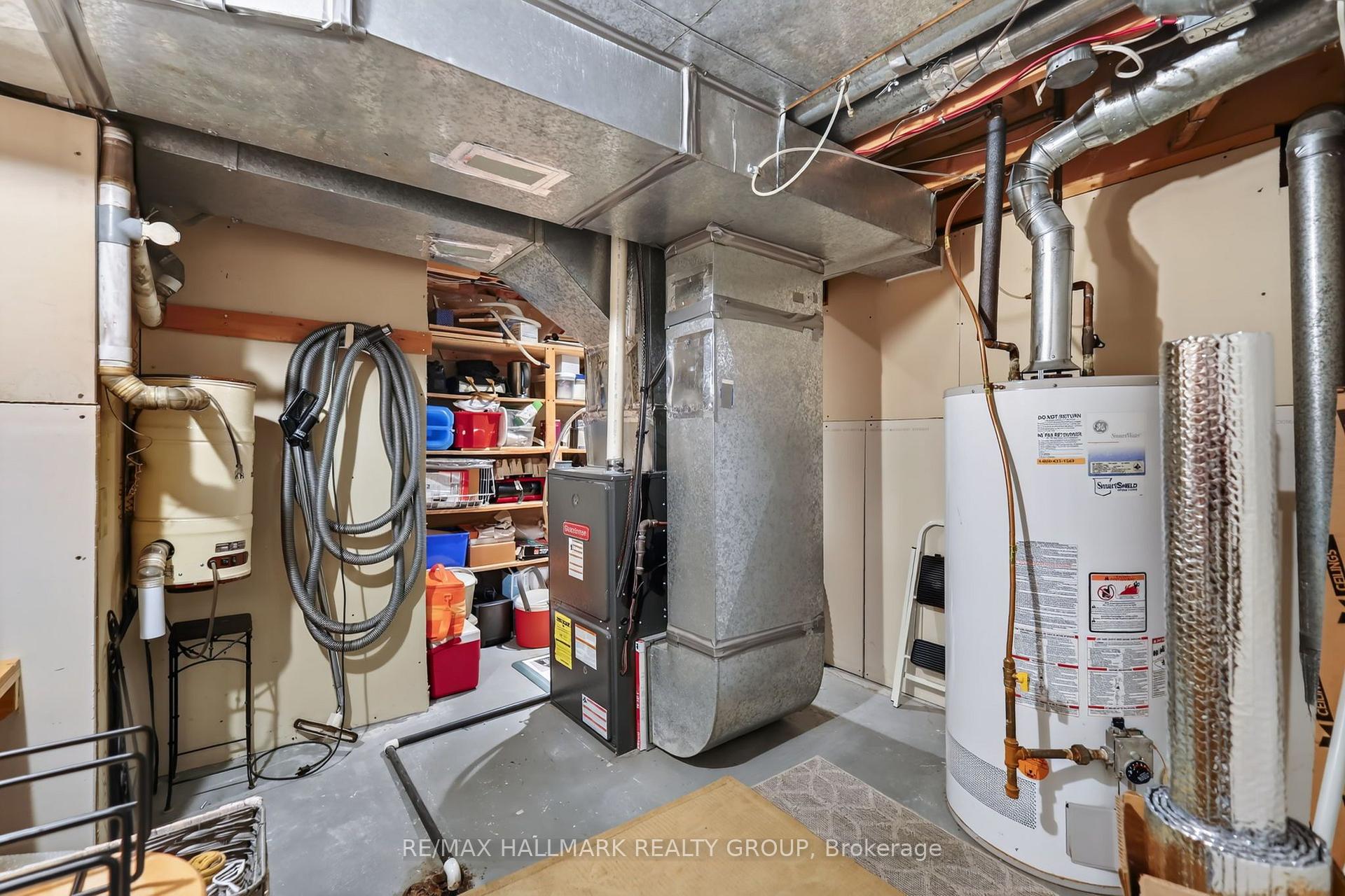 Photo 38 of 15 Pemberton Crescent, Ottawa, Manordale — HOMEH