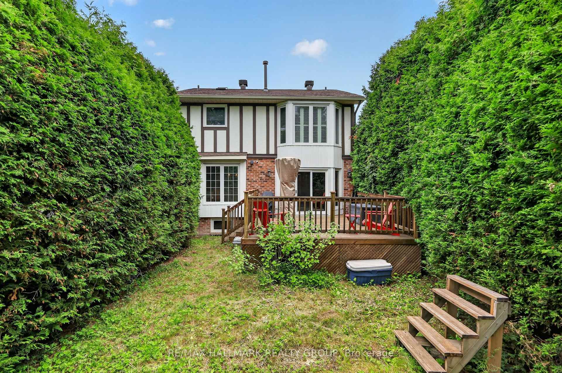 Photo 43 of 15 Pemberton Crescent, Ottawa, Manordale — HOMEH