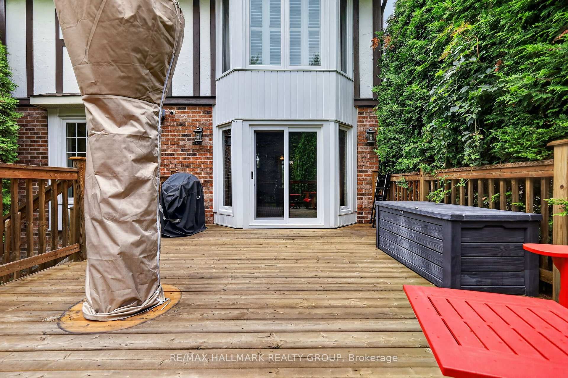 Photo 45 of 15 Pemberton Crescent, Ottawa, Manordale — HOMEH