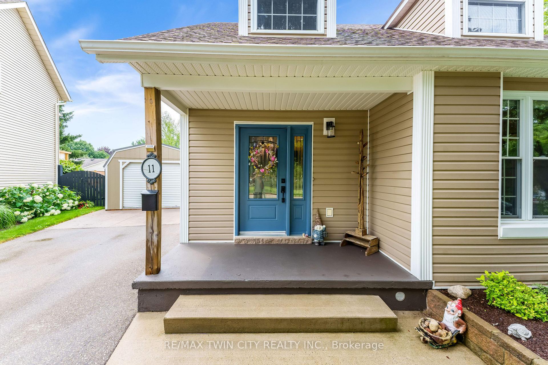 Photo 3 of 11 Nipigon Place, Kitchener, Grand River North — HOMEH