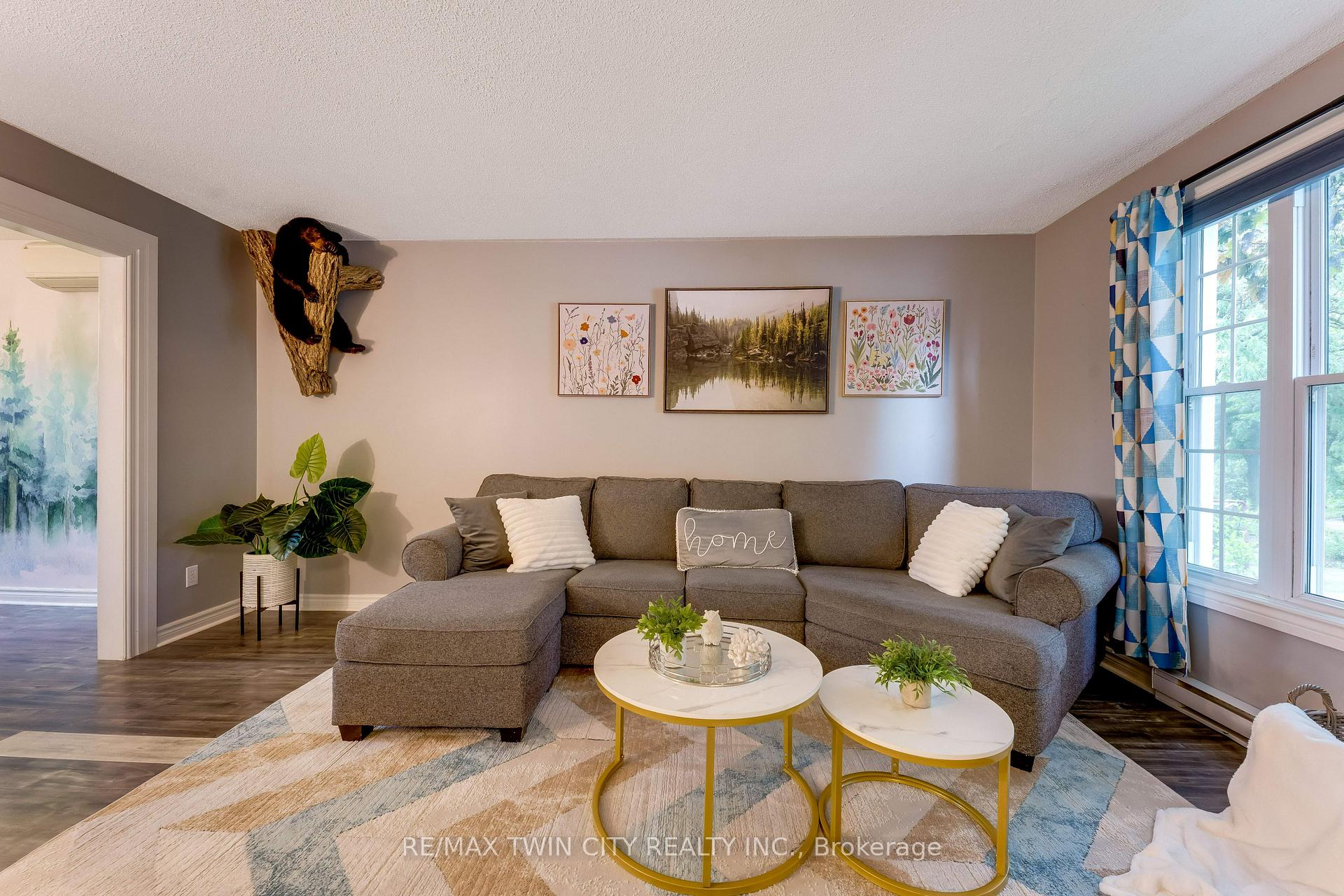 Photo 4 of 11 Nipigon Place, Kitchener, Grand River North — HOMEH
