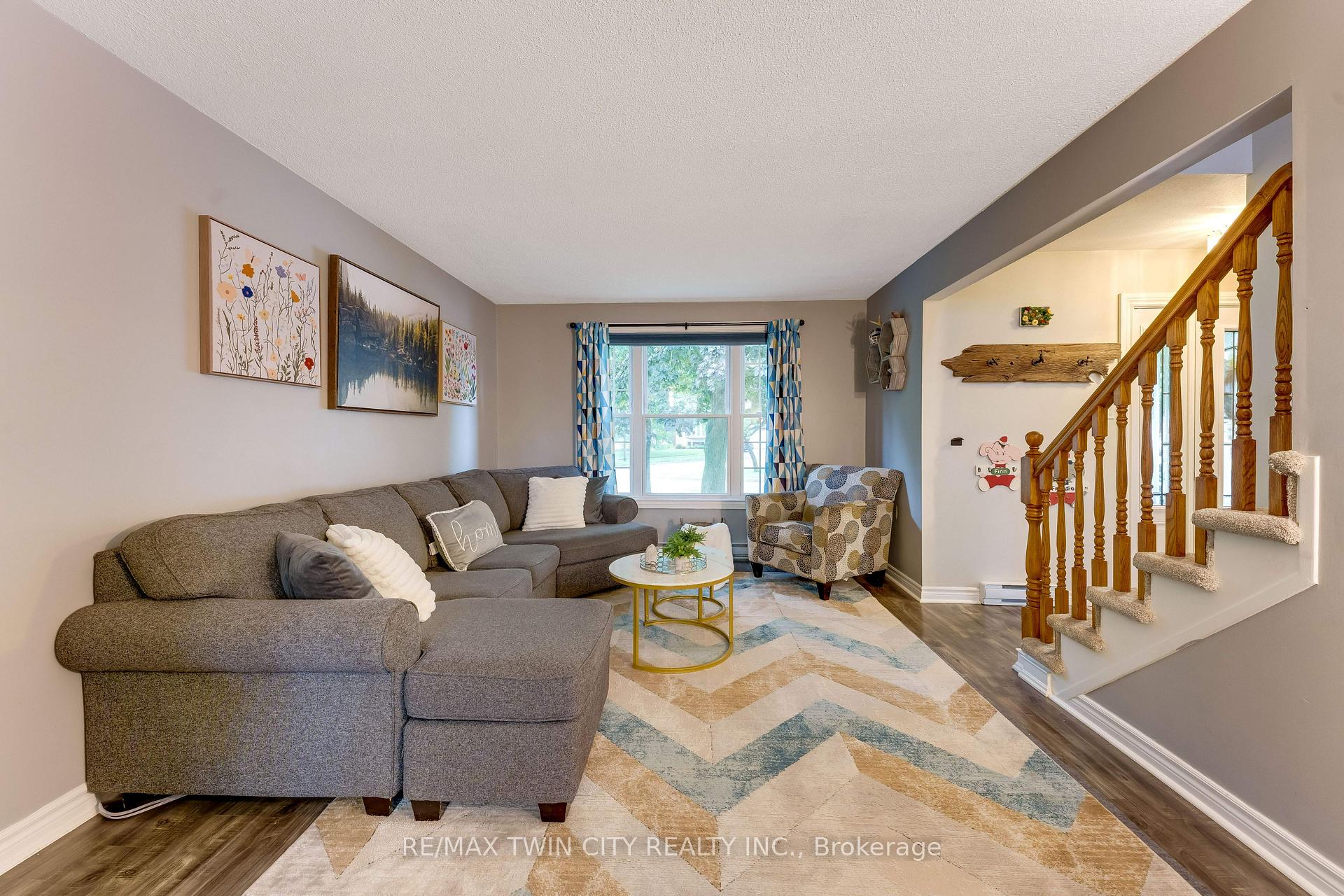 Photo 5 of 11 Nipigon Place, Kitchener, Grand River North — HOMEH