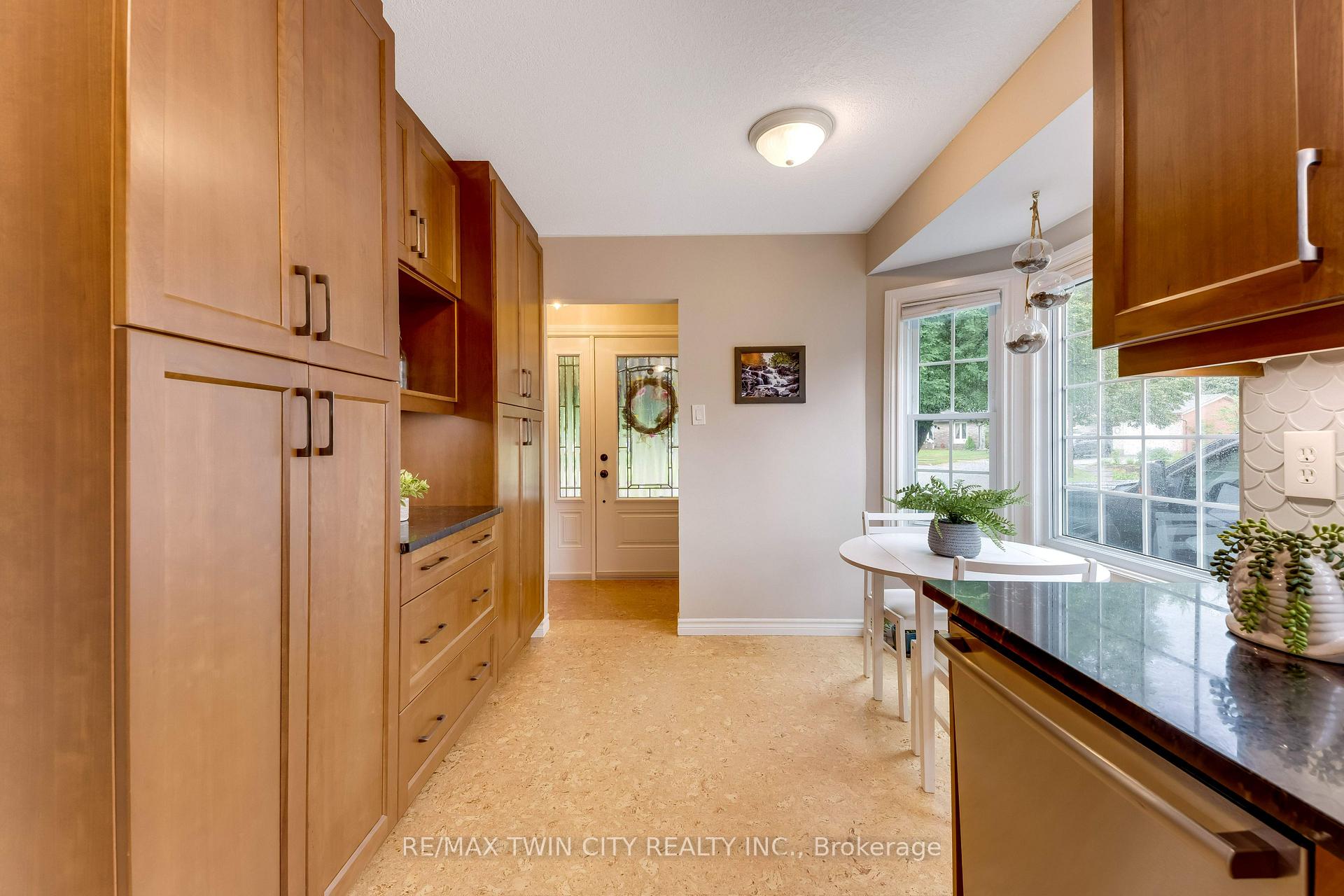 Photo 12 of 11 Nipigon Place, Kitchener, Grand River North — HOMEH