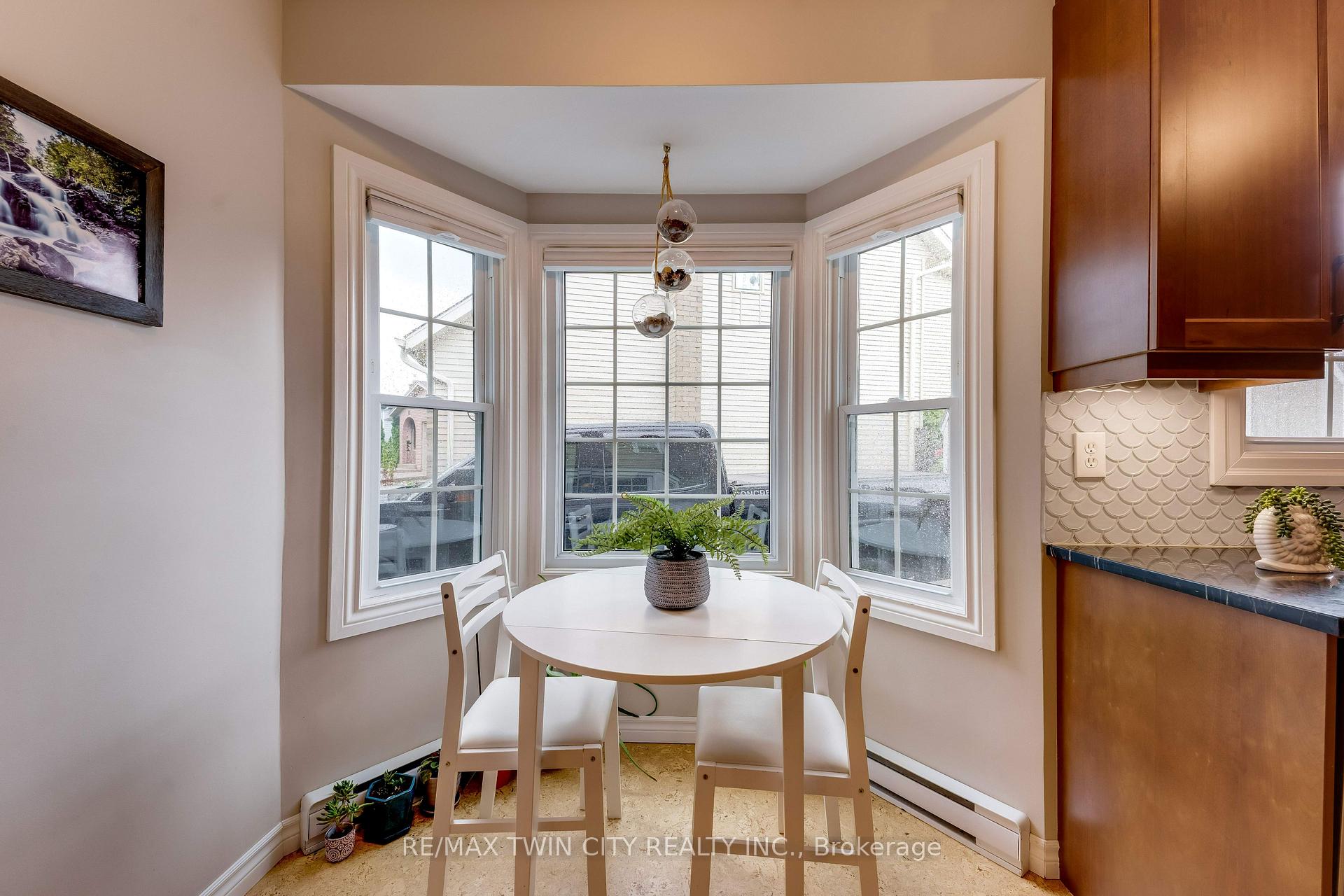 Photo 14 of 11 Nipigon Place, Kitchener, Grand River North — HOMEH