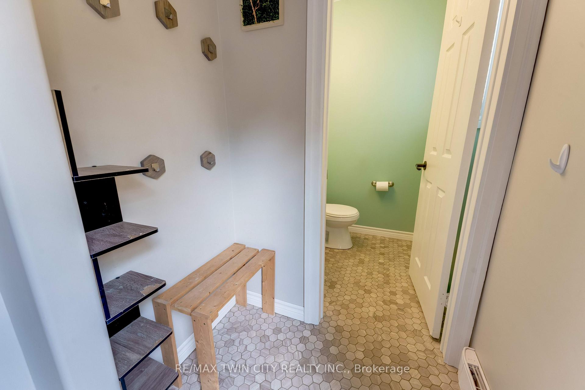 Photo 15 of 11 Nipigon Place, Kitchener, Grand River North — HOMEH