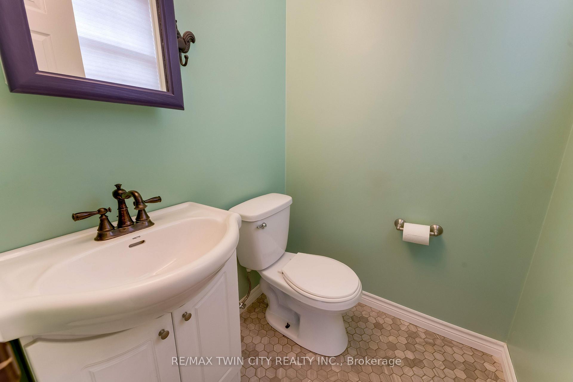 Photo 16 of 11 Nipigon Place, Kitchener, Grand River North — HOMEH