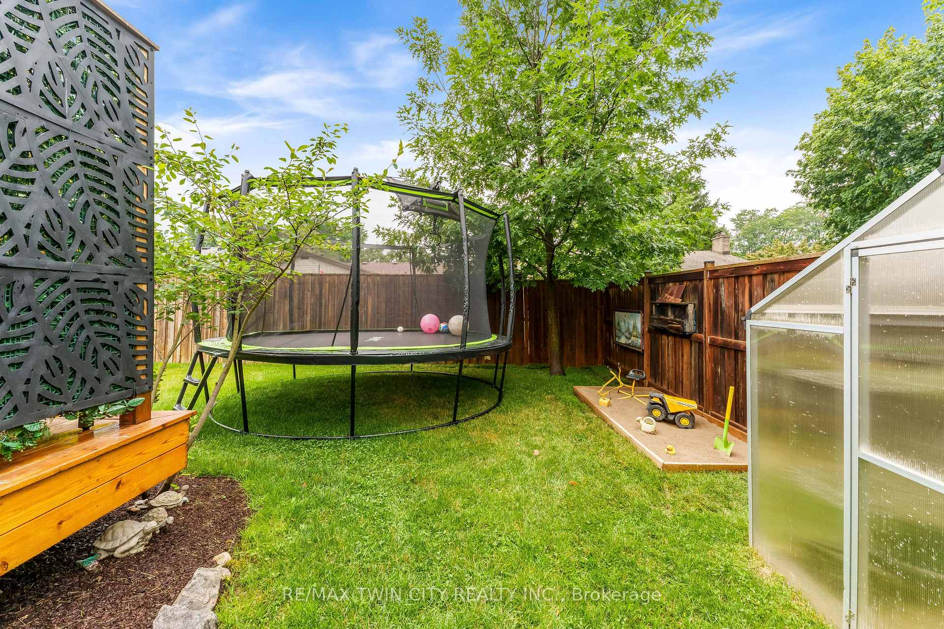 Photo 41 of 11 Nipigon Place, Kitchener, Grand River North — HOMEH