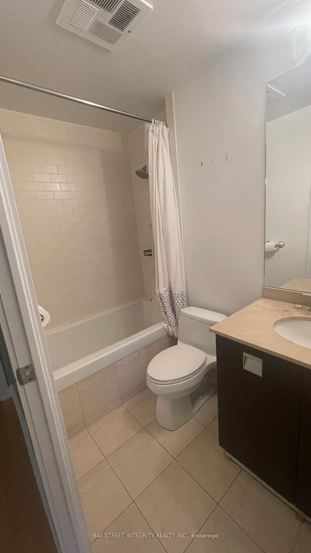 Photo 2 of Unit 1512, 33 Charles Street E, Toronto, Church-Yonge Corridor — HOMEH