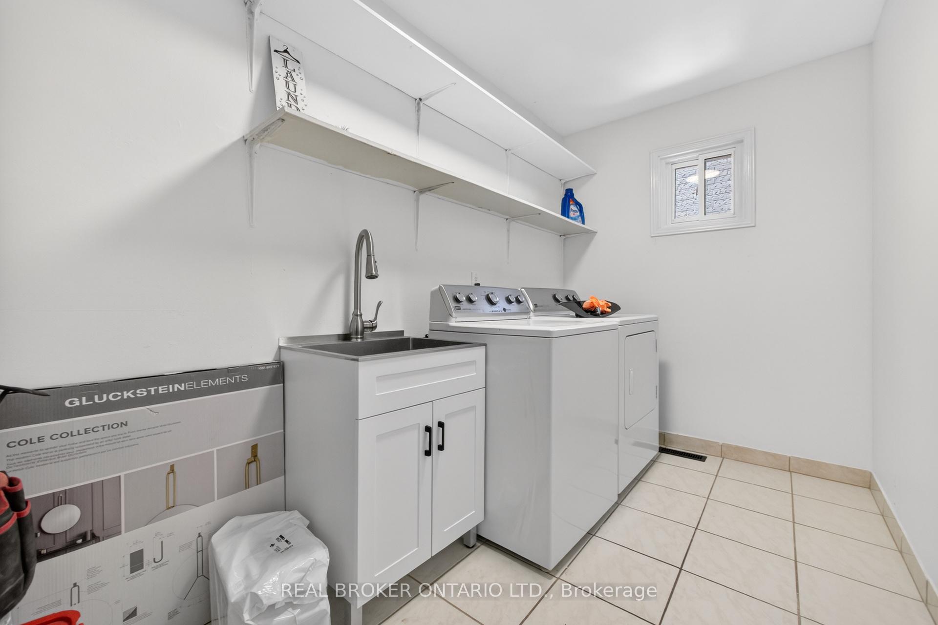 Photo 15 of 4326 Waterford Crescent, Mississauga, Hurontario — HOMEH